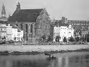 Steden [RVD] — Maastricht. [Maasboulevard met Augustijnerkerk aan de Kesselskade] — Foto: Rijksvoorlichtingsdienst (RVD). Licentie: Set B: Rechtenvrij / Publiek Domein. Bron: Nationaal Archief. http://hdl.handle.net/10648/af47338c-d0b4-102d-bcf8-003048976d84