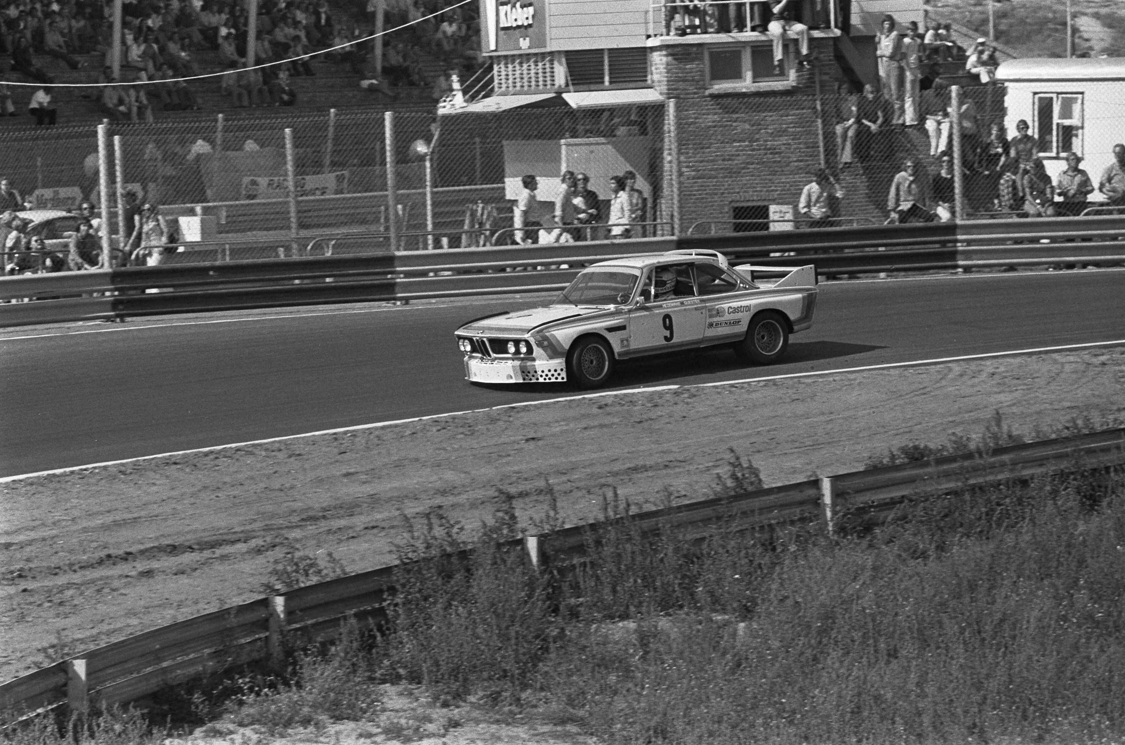 Fotocollectie Anefo — Zandvoort Trophy toerwagens, groep II in aktie — Foto: Punt, W. / Anefo. Licentie: Set B: Rechtenvrij / Publiek Domein. Bron: Nationaal Archief. http://hdl.handle.net/10648/ac33c75a-d0b4-102d-bcf8-003048976d84
