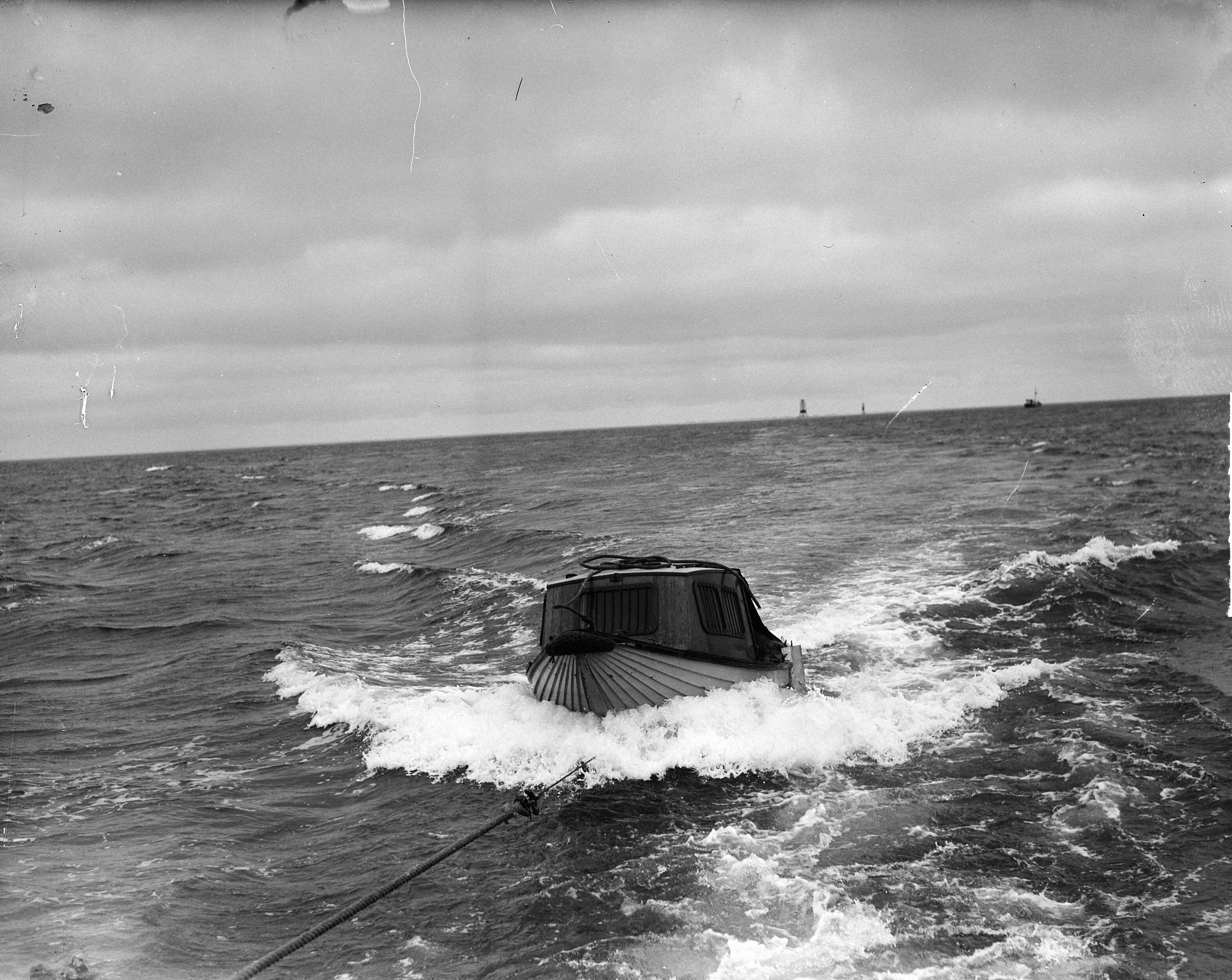 Fotocollectie Anefo — Tocht met de "Zeefakkel" vanuit Zoutkamp — Foto: Merk, Ben / Anefo. Licentie: Set B: Rechtenvrij / Publiek Domein. Bron: Nationaal Archief. http://hdl.handle.net/10648/a8c6a722-d0b4-102d-bcf8-003048976d84