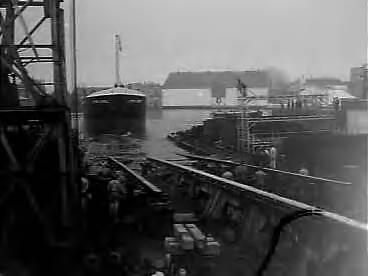 Fotocollectie Anefo — Tewaterlating van de "Lièvre Consol" [een pulpwood carrier] bij de Zaanlandse Scheepsbouw Maatschappij — Foto: Bilsen, Joop van / Anefo. Licentie: Set B: Rechtenvrij / Publiek Domein. Bron: Nationaal Archief. http://hdl.handle.net/10648/a9a359d8-d0b4-102d-bcf8-003048976d84