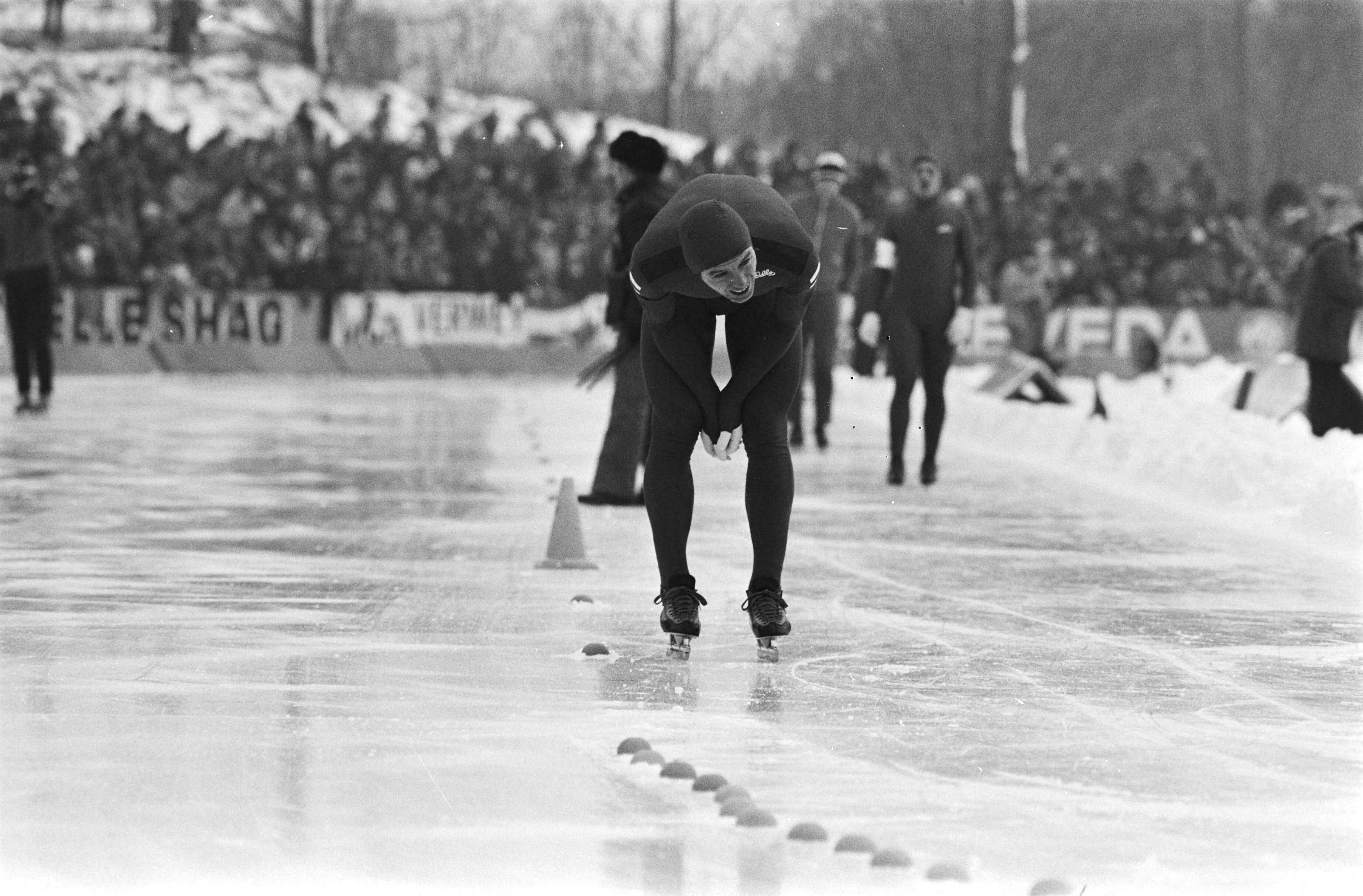 Fotocollectie Anefo — EK schaatsen Deventer; Storholt in actie — Foto: Suyk, Koen / Anefo. Licentie: Set B: Rechtenvrij / Publiek Domein. Bron: Nationaal Archief. http://hdl.handle.net/10648/acc2c784-d0b4-102d-bcf8-003048976d84