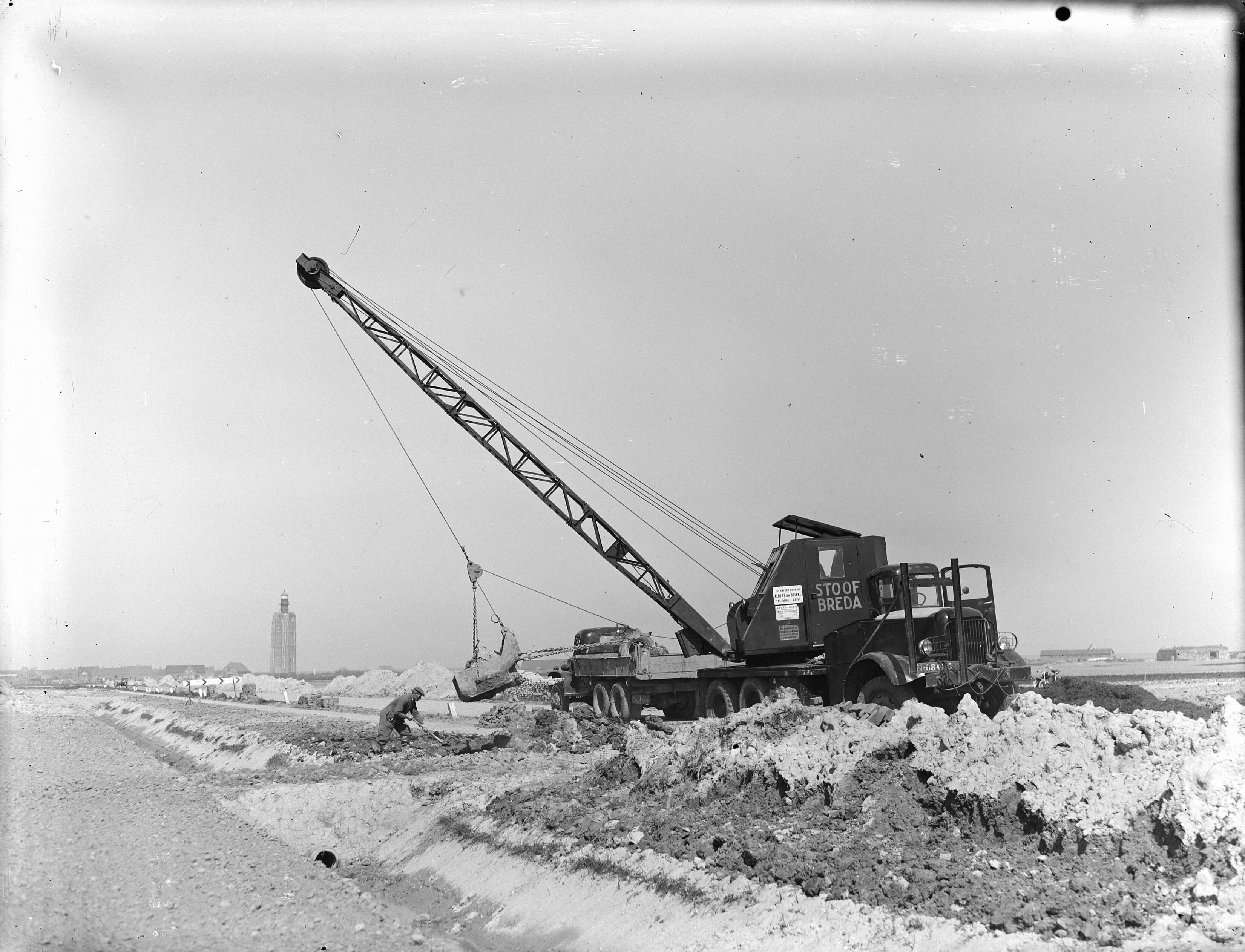 Fotocollectie Nederlandse Heidemaatschappij — Provinciale weg bij Westkapelle (Zeeland) — Foto: Wassink, [...] / Heidemij. Licentie: Set B: Rechtenvrij / Publiek Domein. Bron: Nationaal Archief. http://hdl.handle.net/10648/ae6f537c-d0b4-102d-bcf8-003048976d84