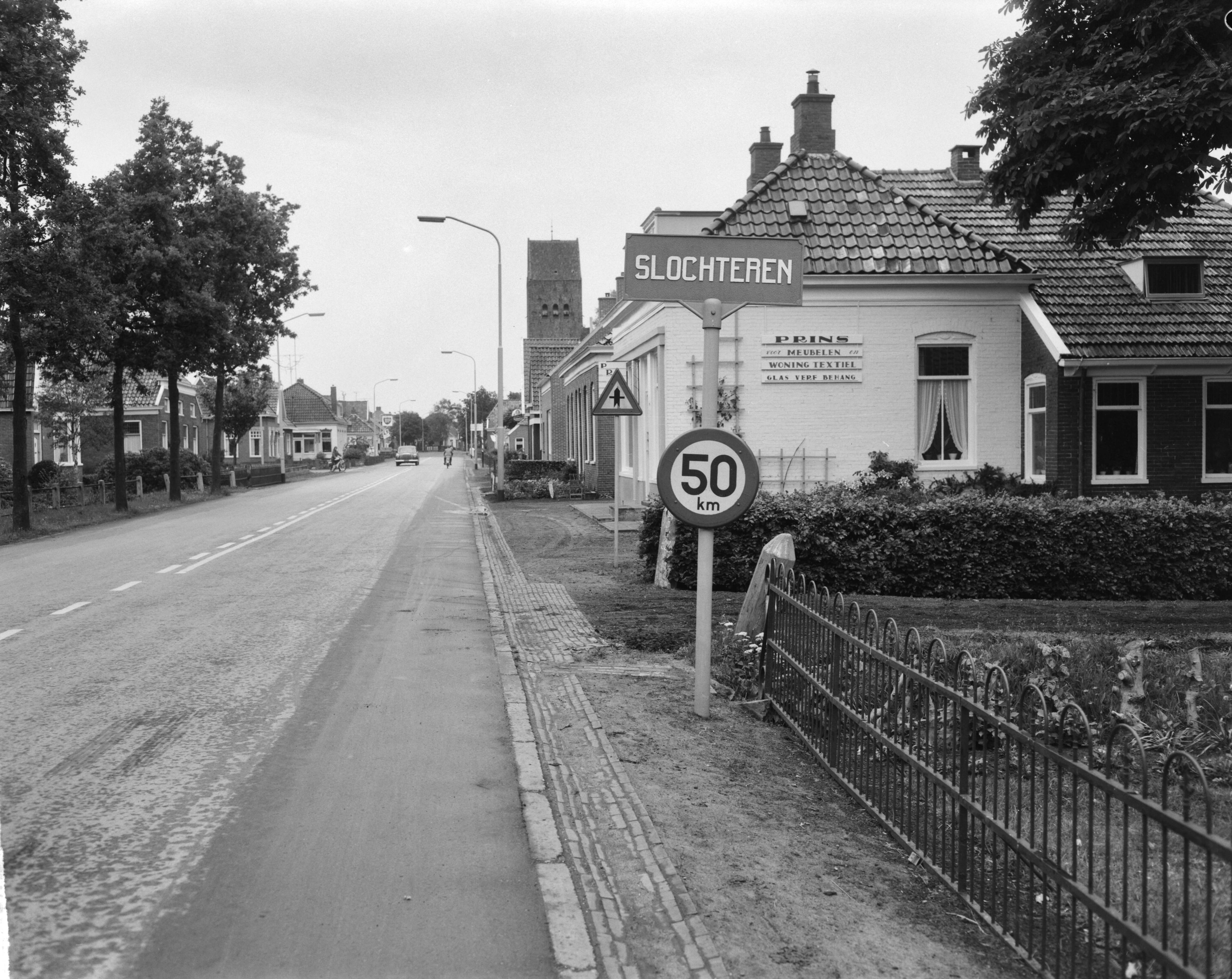Fotocollectie Anefo — Gasbel te Slochteren. Werkzaamheden van de Nederlandse Gasunie — Foto: Bilsen, Joop van / Anefo. Licentie: Set B: Rechtenvrij / Publiek Domein. Bron: Nationaal Archief. http://hdl.handle.net/10648/aa3af680-d0b4-102d-bcf8-003048976d84