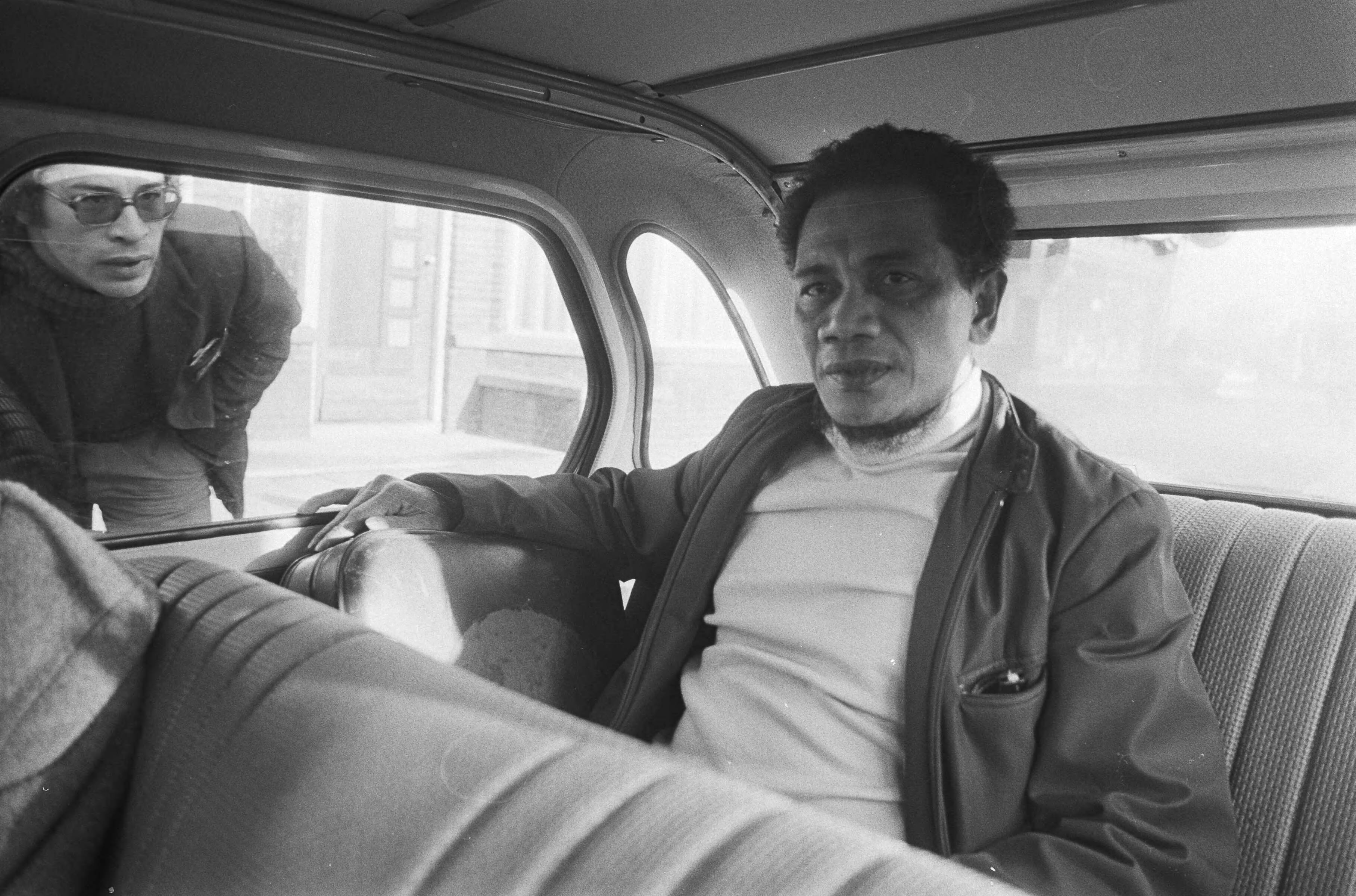 Fotocollectie Anefo — Proces tegen Zuidmolukkers die woning van Indonesische ambassadeur bezet hebben in Den Haag ; Paul T. in auto — Foto: Peters, Hans / Anefo. Licentie: Set B: Rechtenvrij / Publiek Domein. Bron: Nationaal Archief. http://hdl.handle.net/10648/abb0b54a-d0b4-102d-bcf8-003048976d84