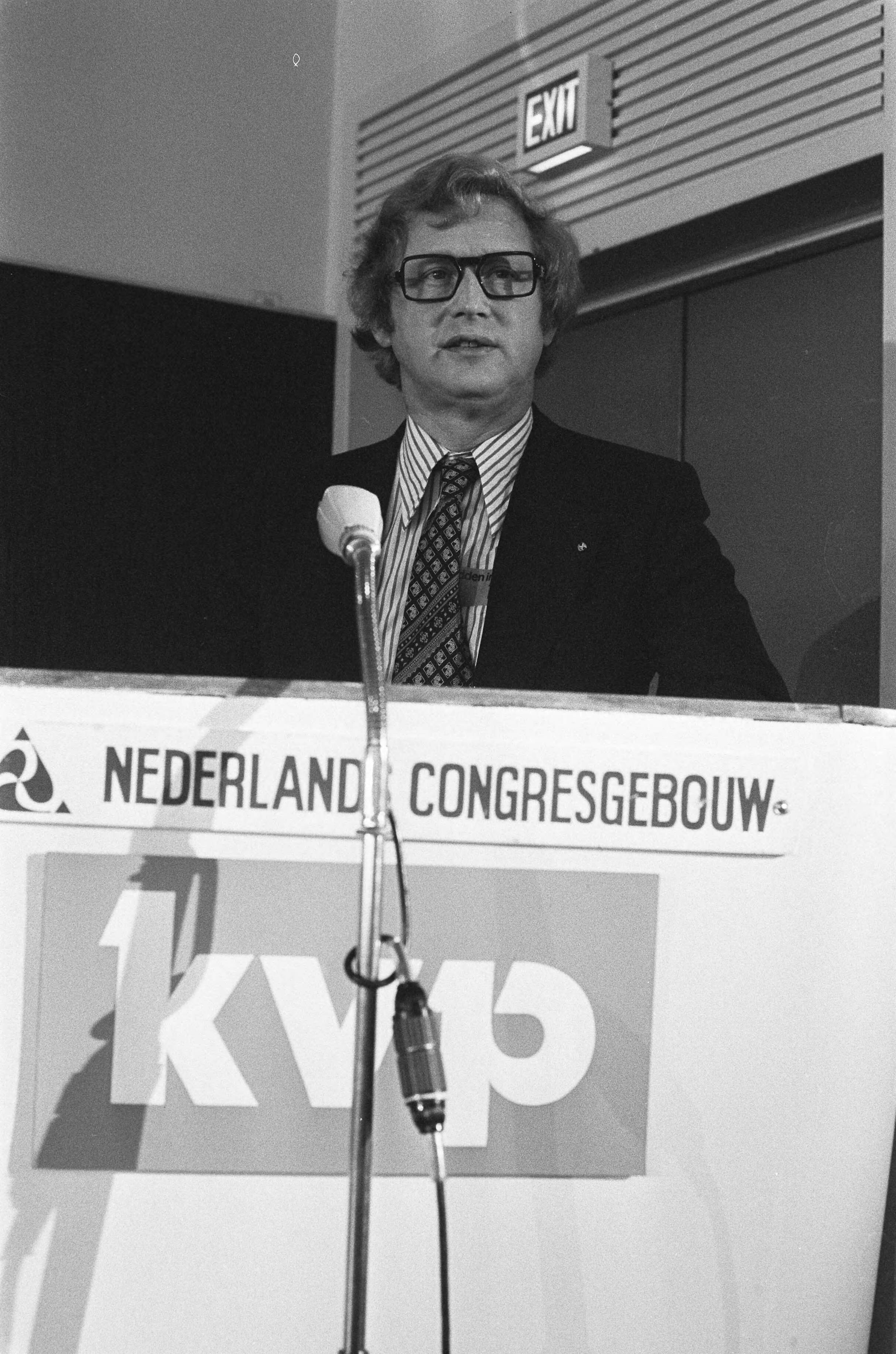 Fotocollectie Anefo — KVP-manifestatie Den Haag ; Andriessen — Foto: Verhoeff, Bert / Anefo. Licentie: Set B: Rechtenvrij / Publiek Domein. Bron: Nationaal Archief. http://hdl.handle.net/10648/ac461fcc-d0b4-102d-bcf8-003048976d84