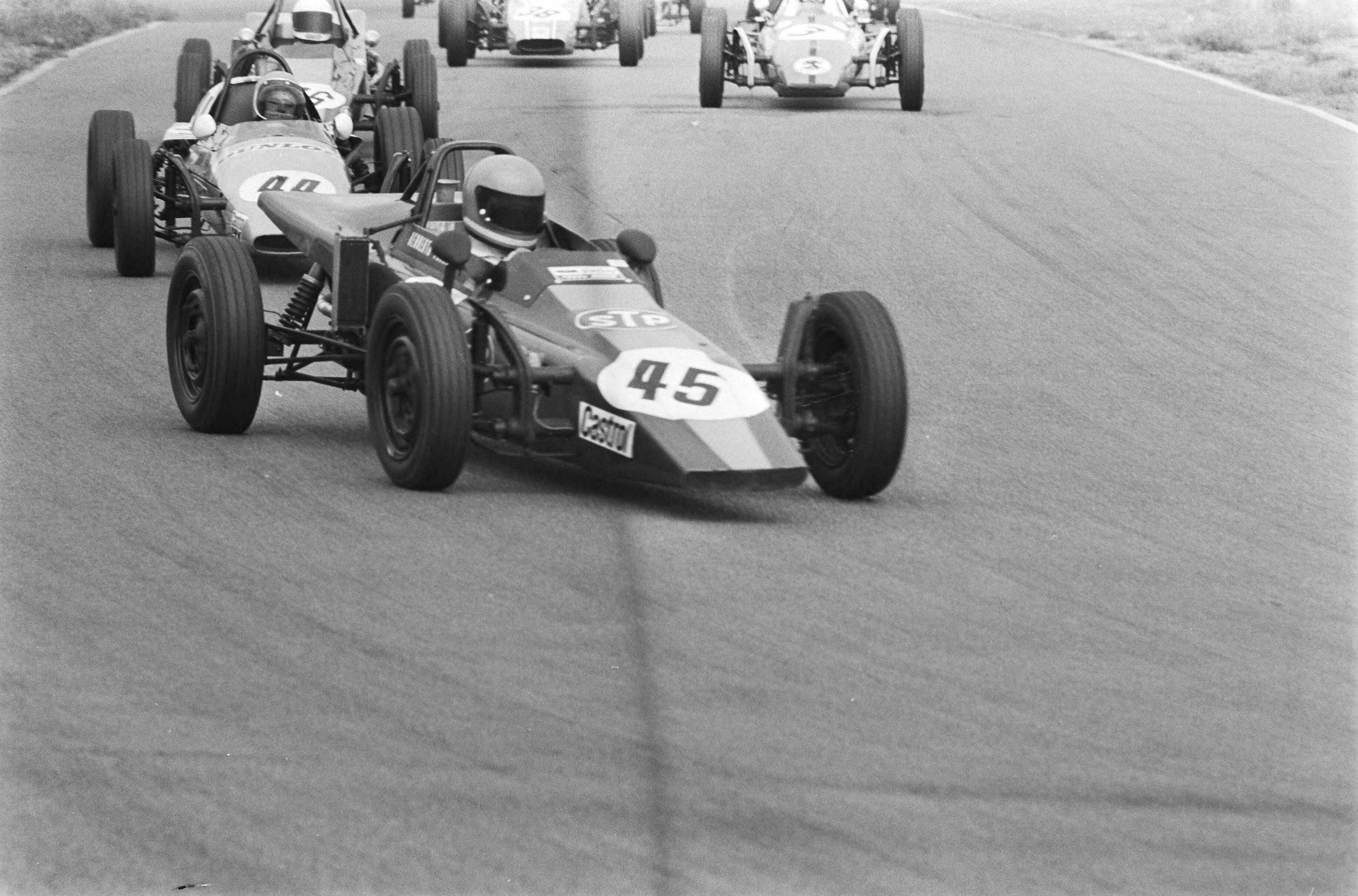 Fotocollectie Anefo — Internationale Formule Vee autoraces, Zandvoort — Foto: Peters, Hans / Anefo. Licentie: Set B: Rechtenvrij / Publiek Domein. Bron: Nationaal Archief. http://hdl.handle.net/10648/abc9378c-d0b4-102d-bcf8-003048976d84