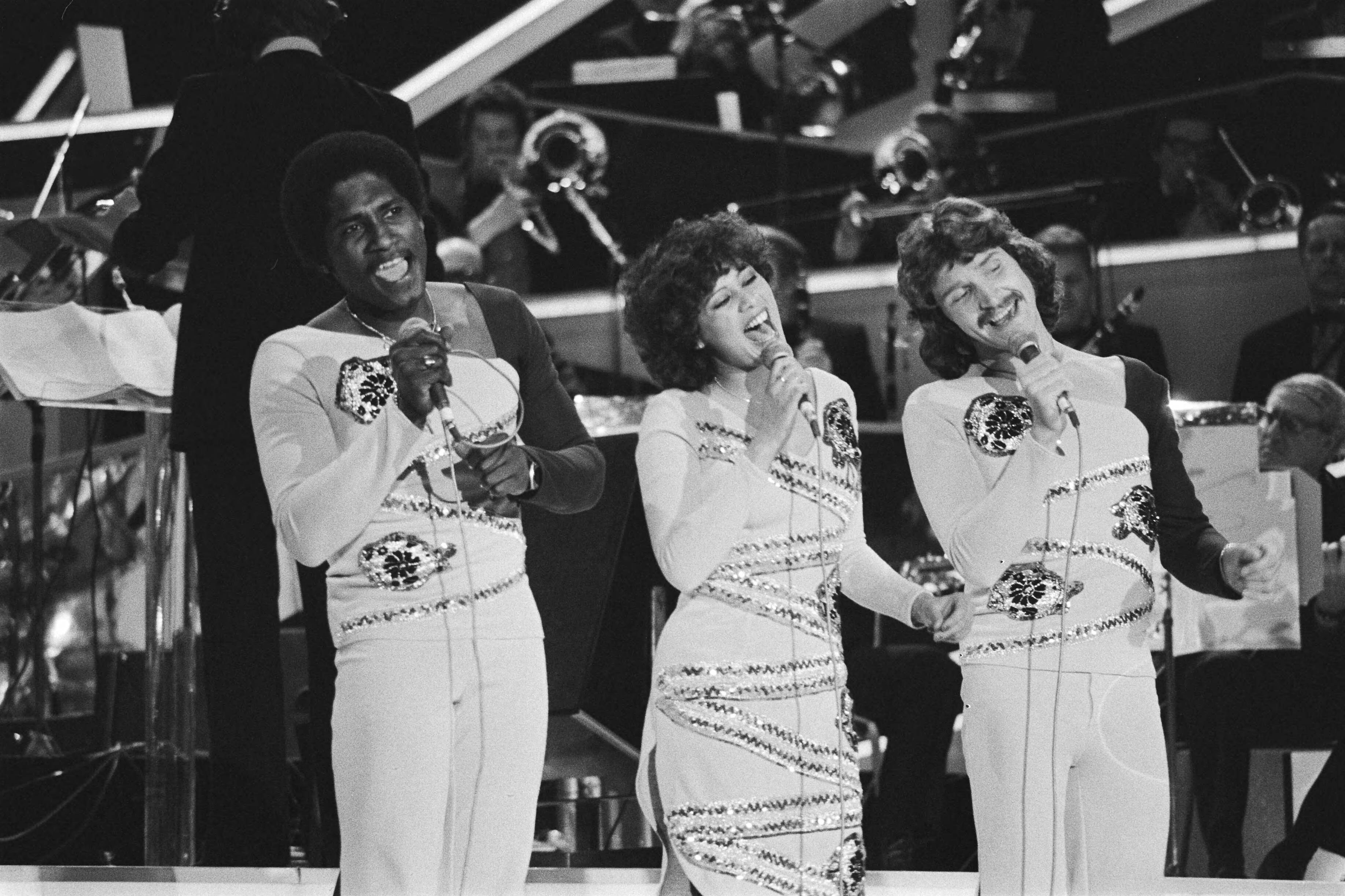 Fotocollectie Anefo — Nationaal Songfestival in Den Haag ; Harmony in actie — Foto: Suyk, Koen / Anefo. Licentie: Set B: Rechtenvrij / Publiek Domein. Bron: Nationaal Archief. http://hdl.handle.net/10648/acacebf8-d0b4-102d-bcf8-003048976d84