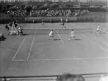 Fotocollectie Anefo — Tennis. Davis-Cup. Nederland tegen Italië (0-5) — Foto: Bilsen, Joop van / Anefo. Licentie: Set B: Rechtenvrij / Publiek Domein. Bron: Nationaal Archief. http://hdl.handle.net/10648/a95fe360-d0b4-102d-bcf8-003048976d84