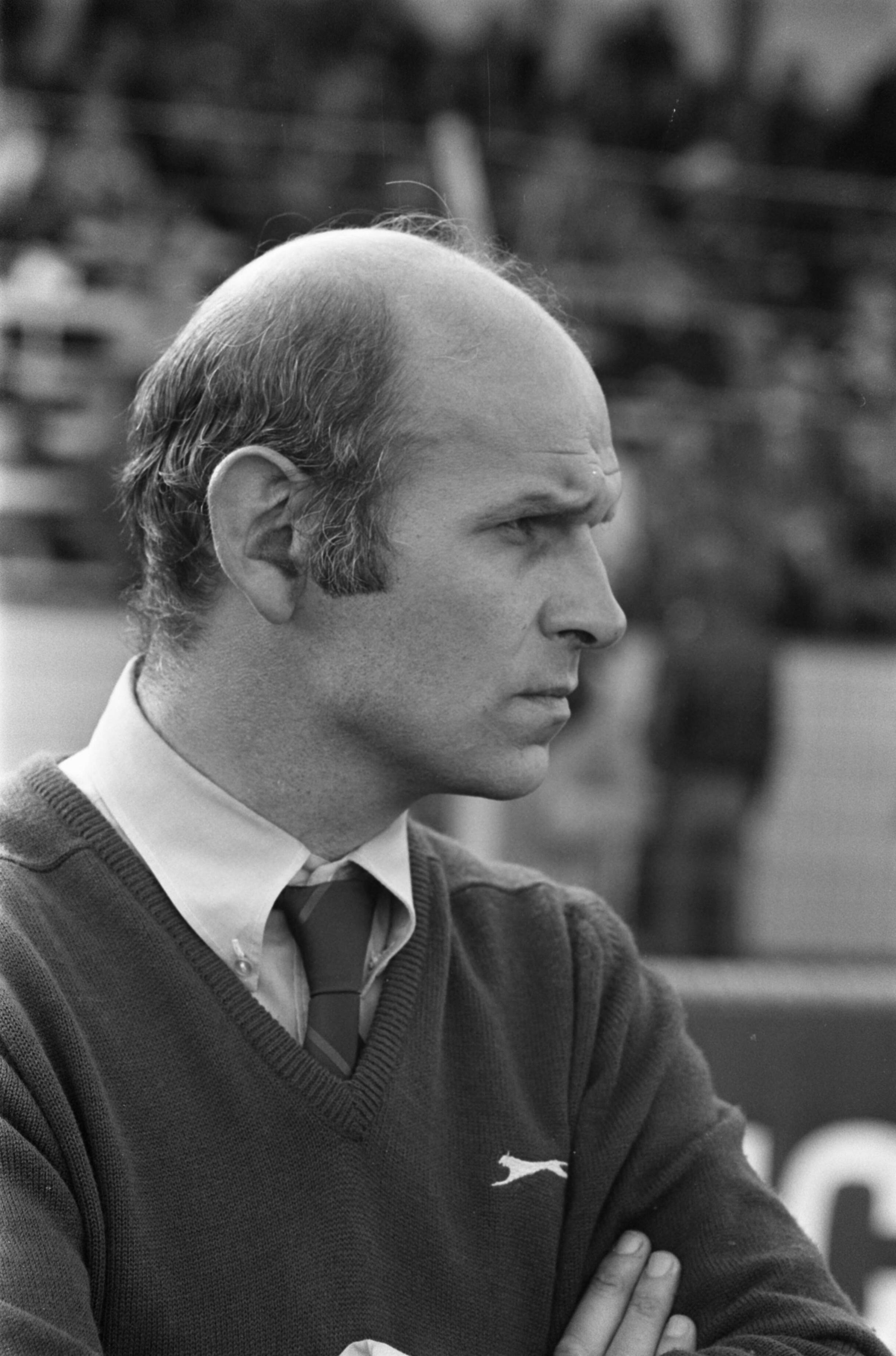 Fotocollectie Anefo — Haarlem tegen FC Amsterdam 3-1; Haarlem trainer Barry Hughes , kop — Foto: Croes, Rob C. / Anefo. Licentie: Set B: Rechtenvrij / Publiek Domein. Bron: Nationaal Archief. http://hdl.handle.net/10648/ac8e461c-d0b4-102d-bcf8-003048976d84
