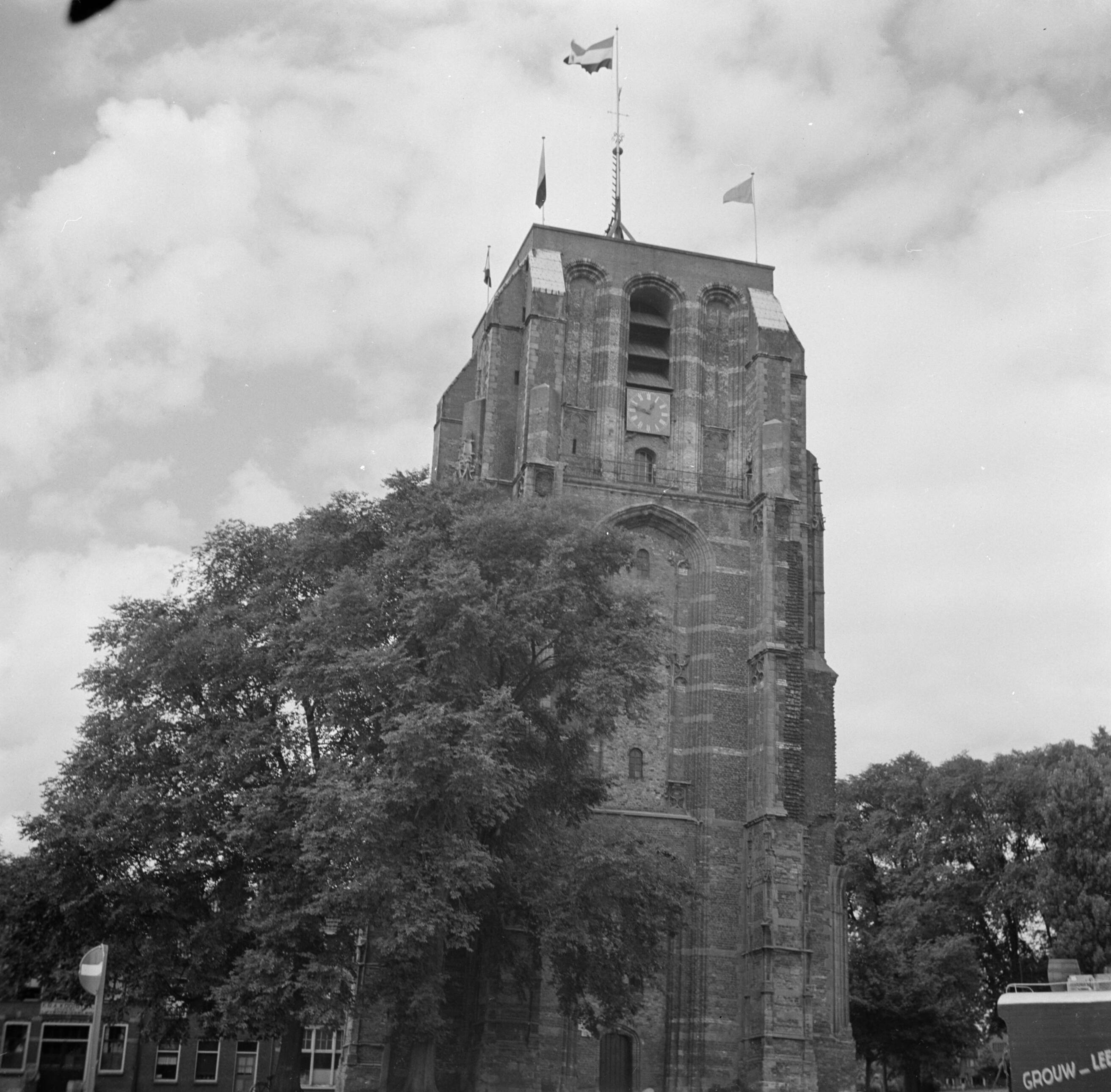 Friesland — Oldenhove in Leeuwarden — Foto: Poll, Willem van de. Licentie: Set B: Rechtenvrij / Publiek Domein. Bron: Nationaal Archief. http://hdl.handle.net/10648/aea3567c-d0b4-102d-bcf8-003048976d84