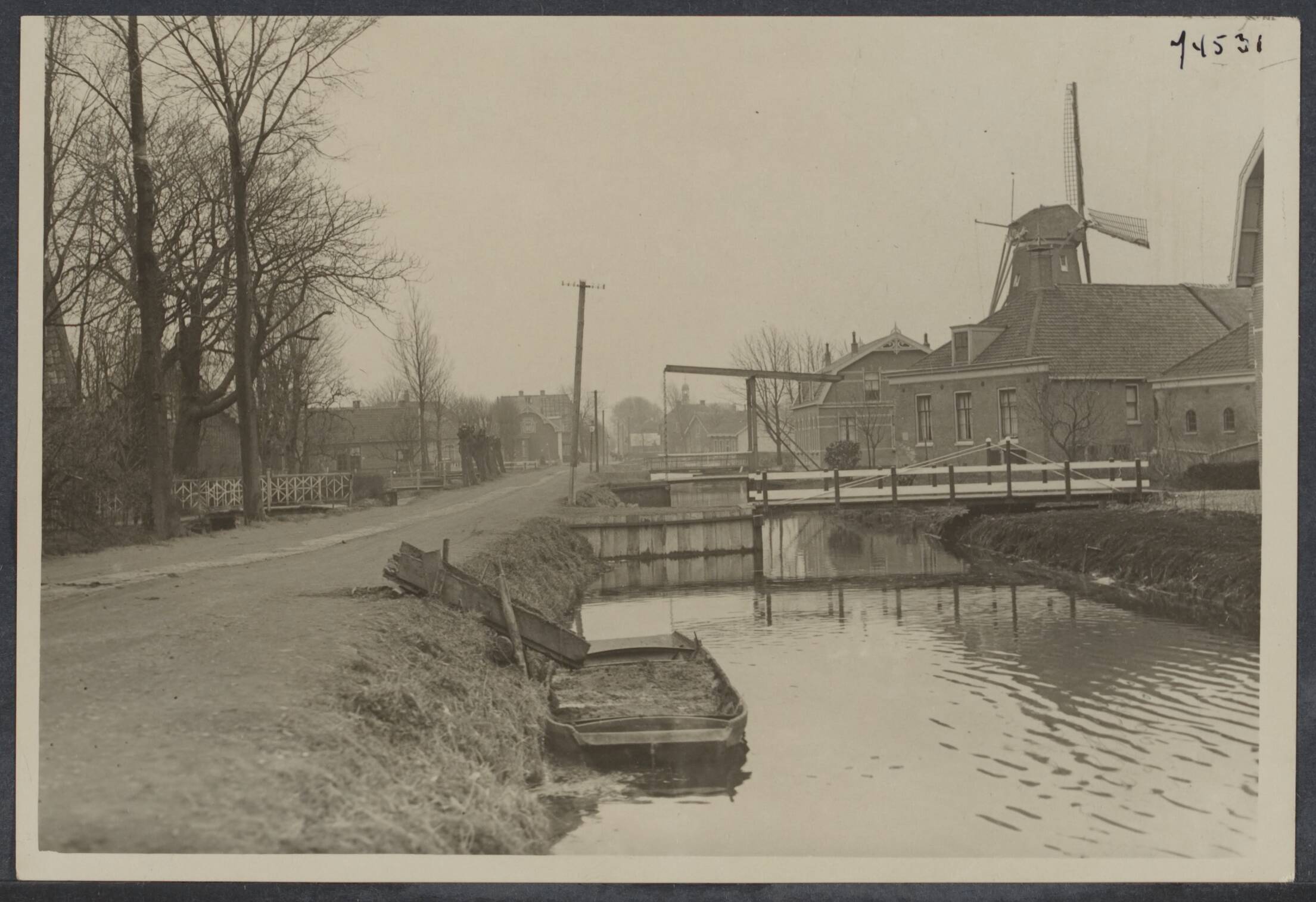 Aalst t/m Aartswoud — Aarlanderveen — Foto: Onbekend / Publiek Domein of Rechtenvrij. Licentie: Set B: Rechtenvrij / Publiek Domein. Bron: Nationaal Archief. http://hdl.handle.net/10648/c0328a67-6b5f-f3f4-2bff-d4037a3c78ef