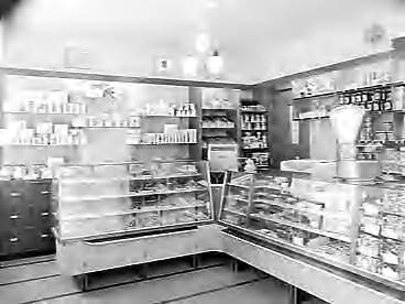 Fotocollectie Anefo — Interieur banketbakkerswinkel (Opdracht firma Koning te Haarlem) — Foto: Pot, Harry / Anefo. Licentie: Set B: Rechtenvrij / Publiek Domein. Bron: Nationaal Archief. http://hdl.handle.net/10648/a9851220-d0b4-102d-bcf8-003048976d84