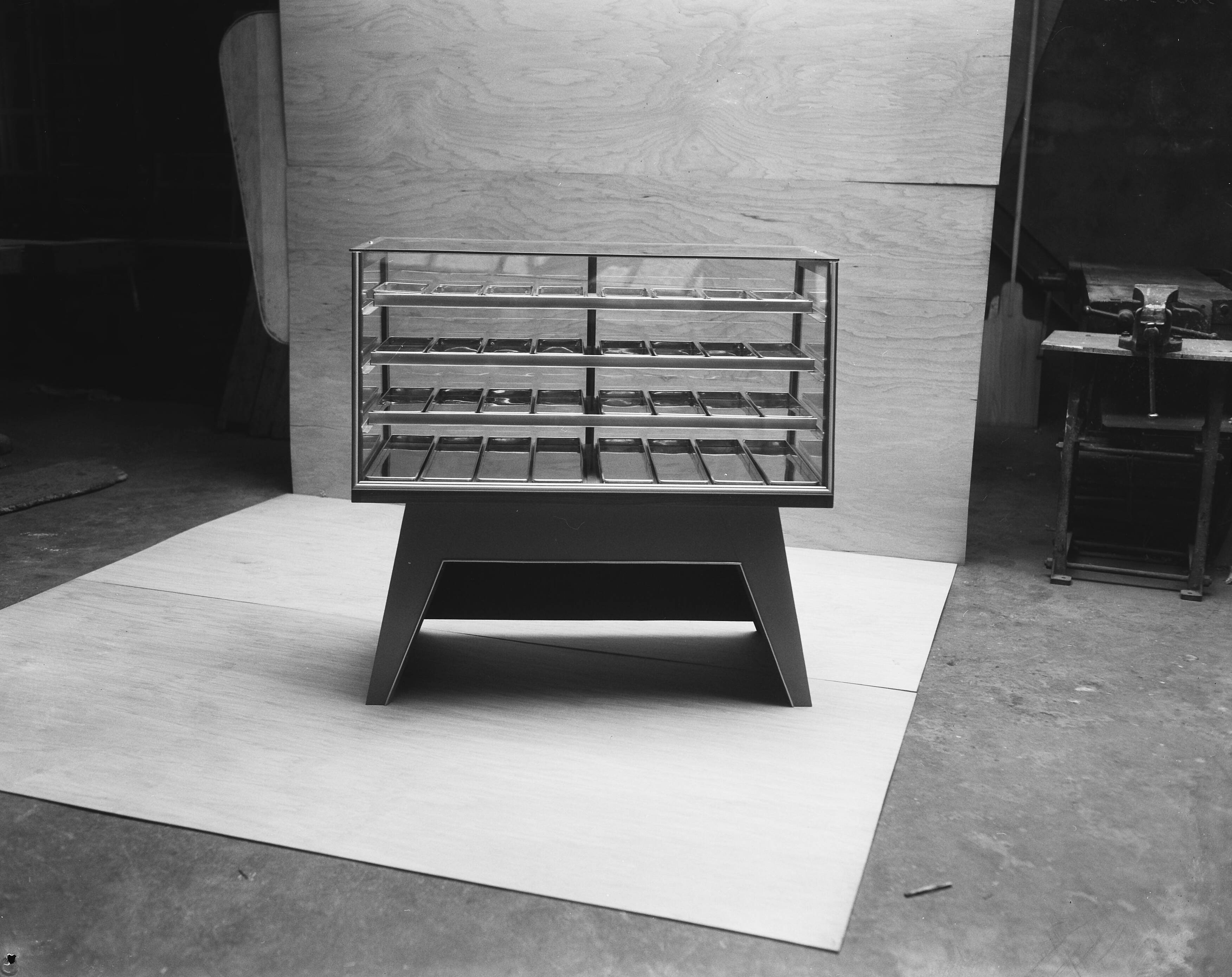 Fotocollectie Anefo — Opdrachten Fa. Koning te Haarlem — Foto: Pot, Harry / Anefo. Licentie: Set B: Rechtenvrij / Publiek Domein. Bron: Nationaal Archief. http://hdl.handle.net/10648/a96ac154-d0b4-102d-bcf8-003048976d84