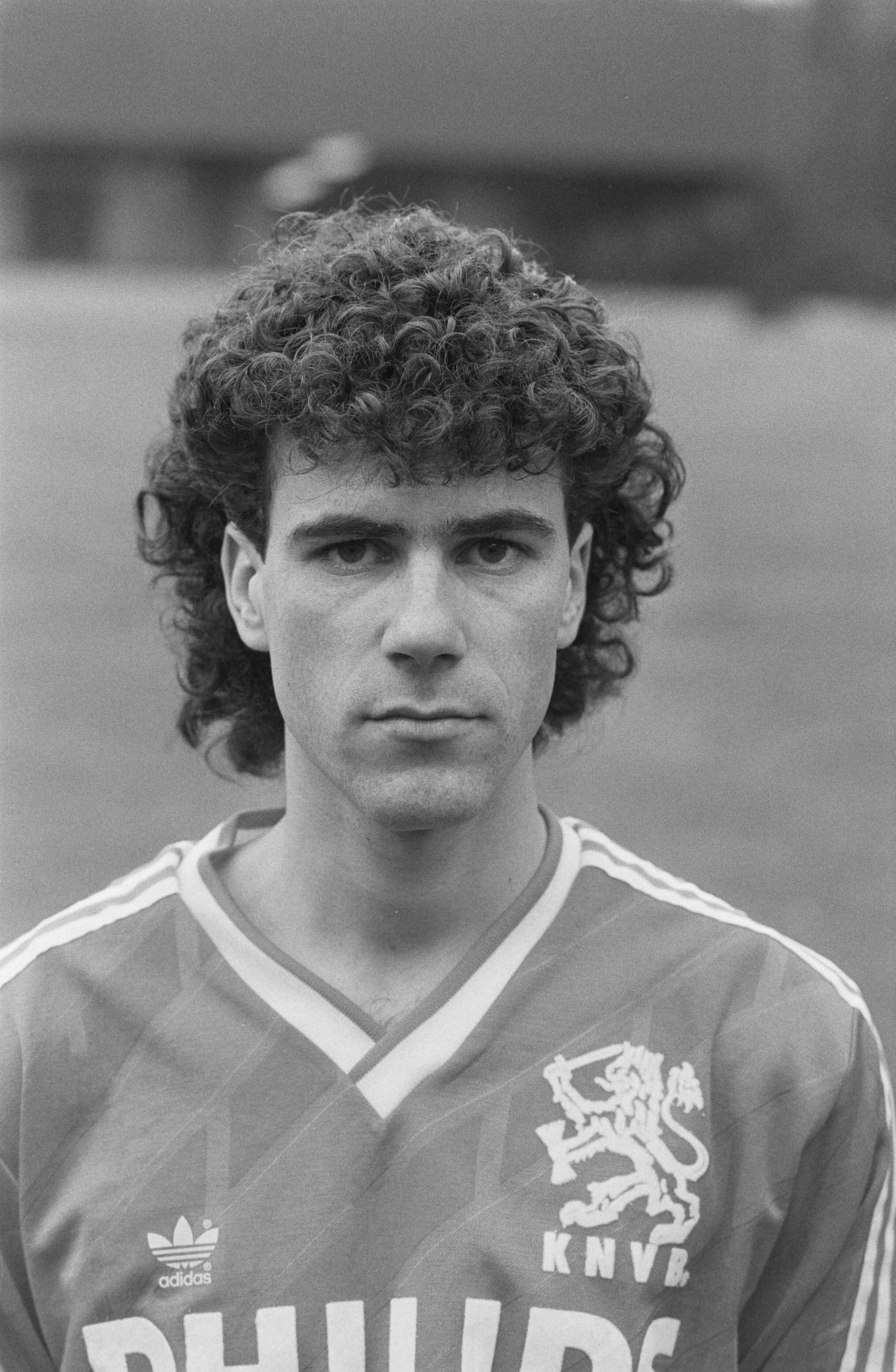 Fotocollectie Anefo — Selectie Nederlands elftal in Zeist; 16a, 17a Peter Bosz — Foto: Croes, Rob C. / Anefo. Licentie: Set B: Rechtenvrij / Publiek Domein. Bron: Nationaal Archief. http://hdl.handle.net/10648/ad697598-d0b4-102d-bcf8-003048976d84