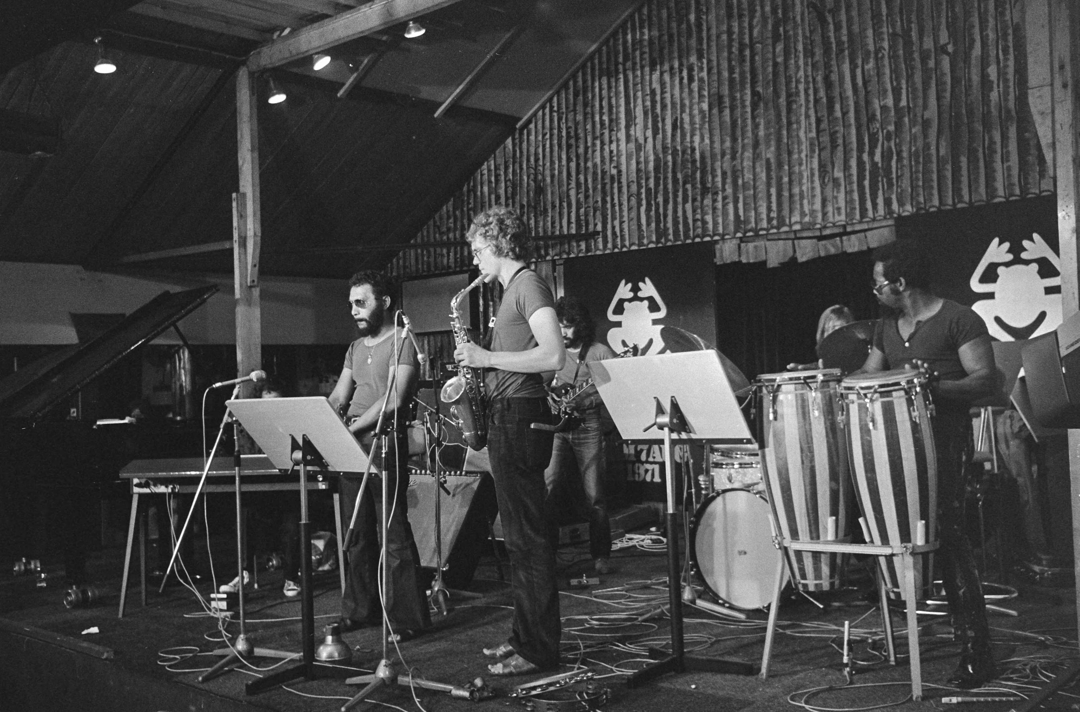Fotocollectie Anefo — Finale Internationaal Jazz Festival Loosdrecht, winnend kwartet "Jurre Haanstra Kwartet" in actie — Foto: Punt, W. / Anefo. Licentie: Set B: Rechtenvrij / Publiek Domein. Bron: Nationaal Archief. http://hdl.handle.net/10648/abc92530-d0b4-102d-bcf8-003048976d84
