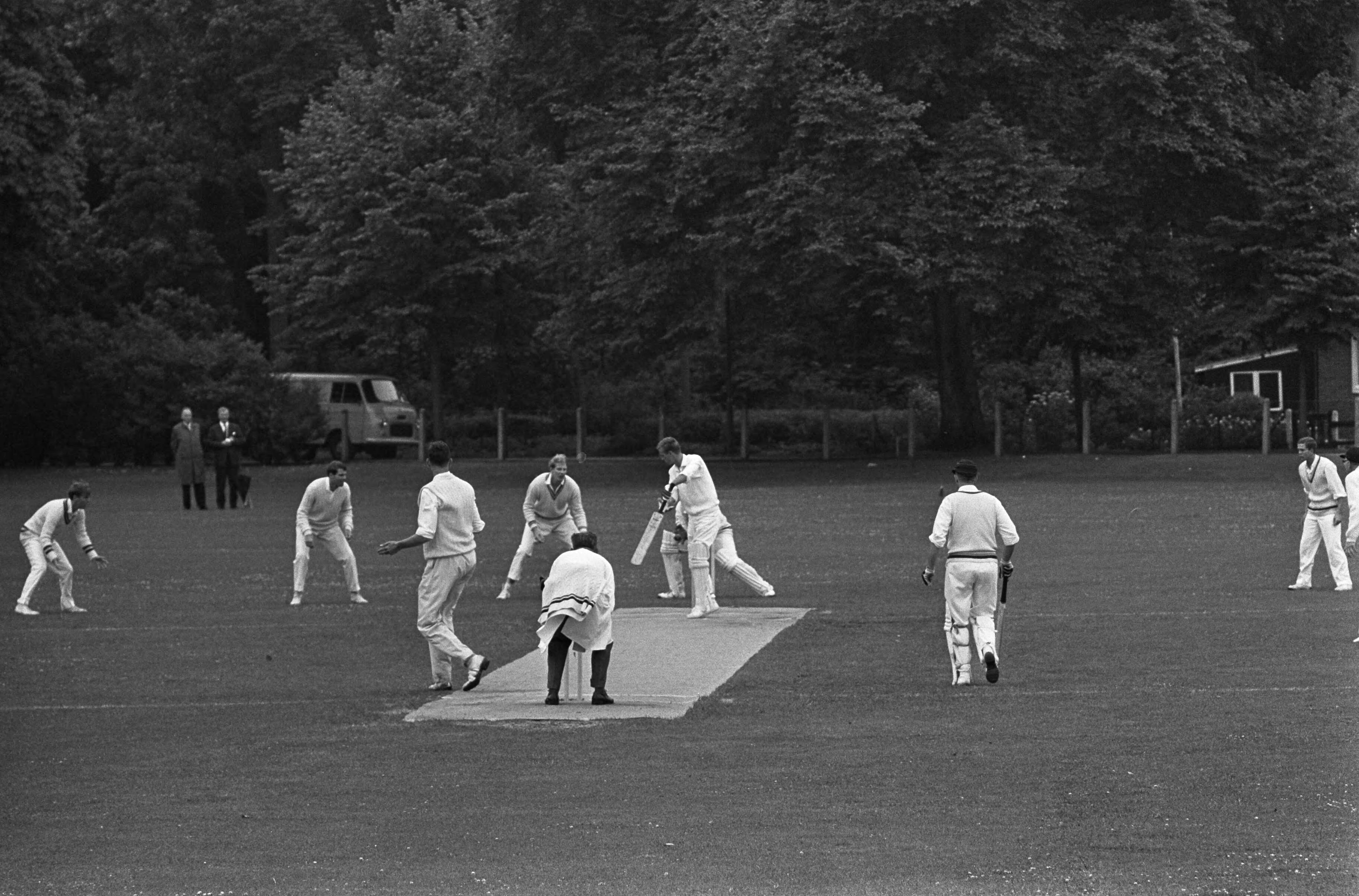 Fotocollectie Anefo — Cricket. Haarlem tegen HCC. Spelmoment — Foto: Pot, Harry / Anefo (1). Licentie: Set B: Rechtenvrij / Publiek Domein. Bron: Nationaal Archief. http://hdl.handle.net/10648/aa706572-d0b4-102d-bcf8-003048976d84