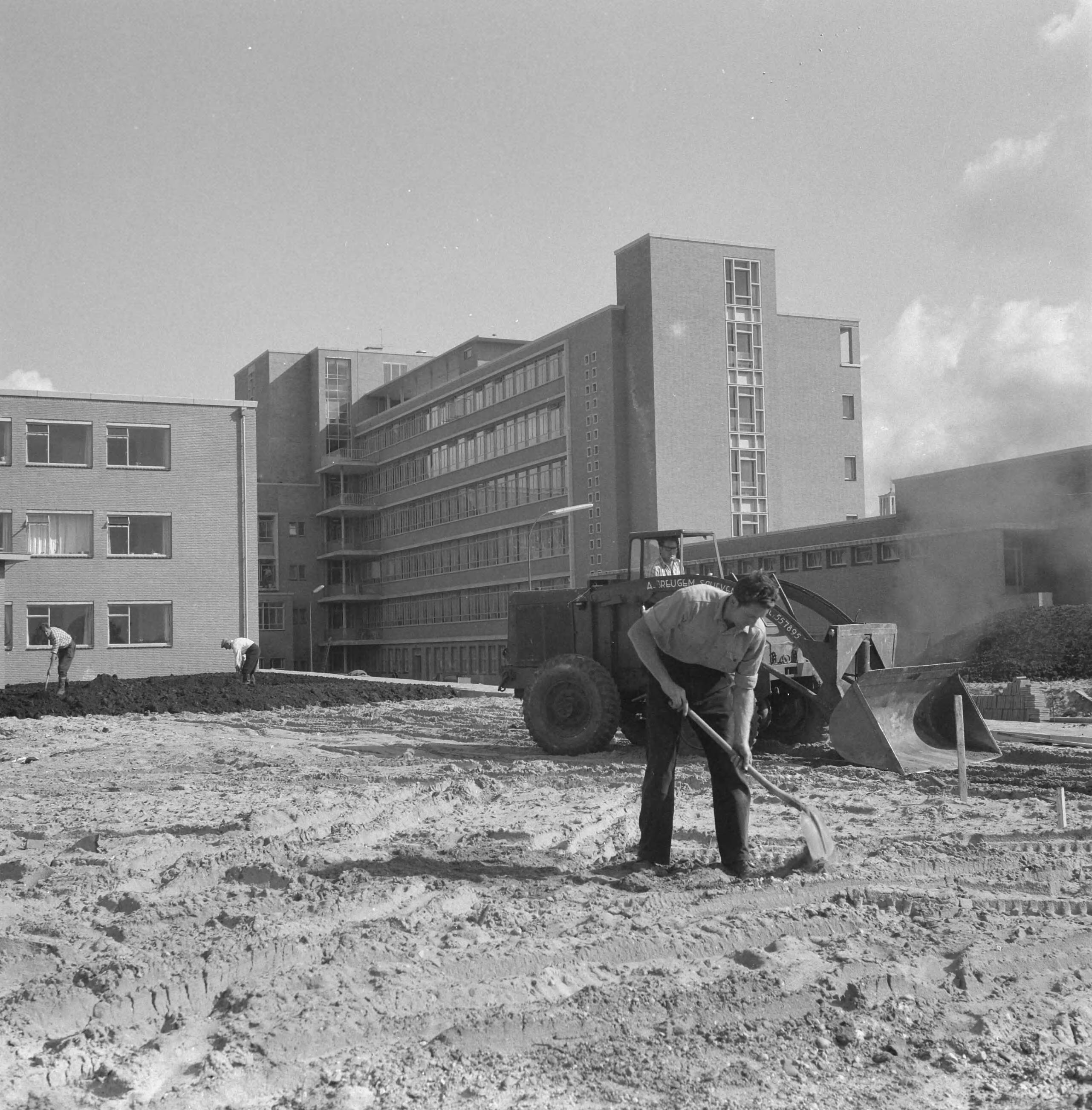 Fotocollectie Anefo — Nieuwe Rode Kruis Ziekenhuis aan de Sportlaan in Den Haag — Foto: Rossem, Wim van / Anefo. Licentie: Set B: Rechtenvrij / Publiek Domein. Bron: Nationaal Archief. http://hdl.handle.net/10648/a9ba7cd0-d0b4-102d-bcf8-003048976d84