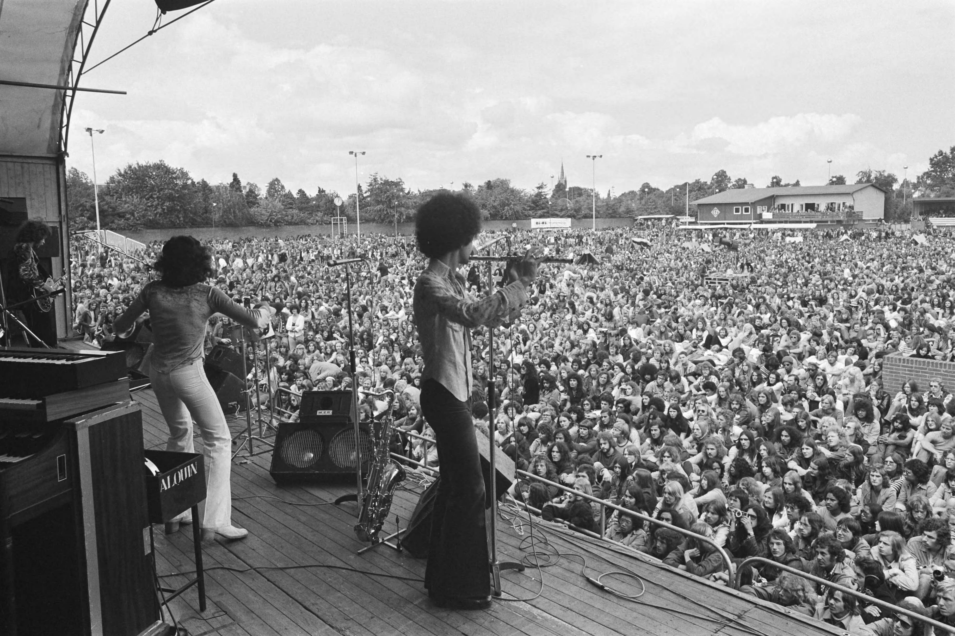 Fotocollectie Anefo — Internationaal Popfestival in Hilversum; overzicht vanaf podium — Foto: Verhoeff, Bert / Anefo. Licentie: Set B: Rechtenvrij / Publiek Domein. Bron: Nationaal Archief. http://hdl.handle.net/10648/ac50ac9e-d0b4-102d-bcf8-003048976d84