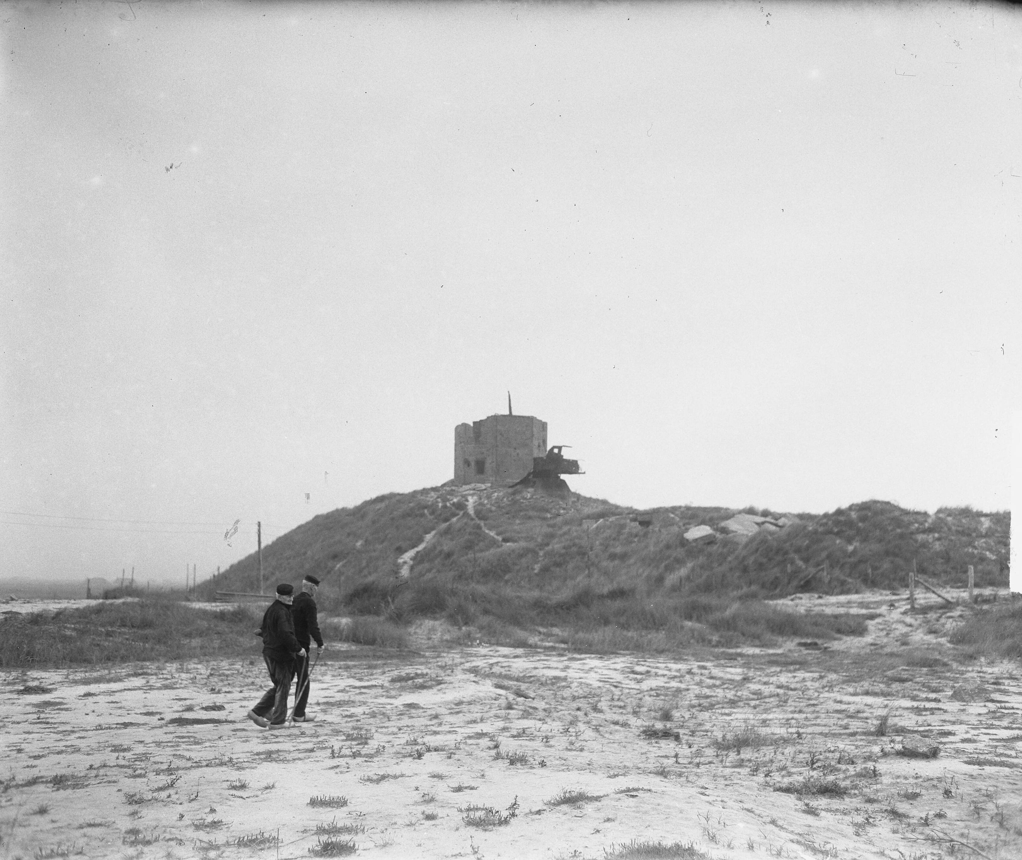 Westkapelle, 5 jaar na bombardement — Westkapelle na 5 jaar bombardement — Foto: Merk, Ben / Anefo. Licentie: Set B: Rechtenvrij / Publiek Domein. Bron: Nationaal Archief. http://hdl.handle.net/10648/a8cf0890-d0b4-102d-bcf8-003048976d84
