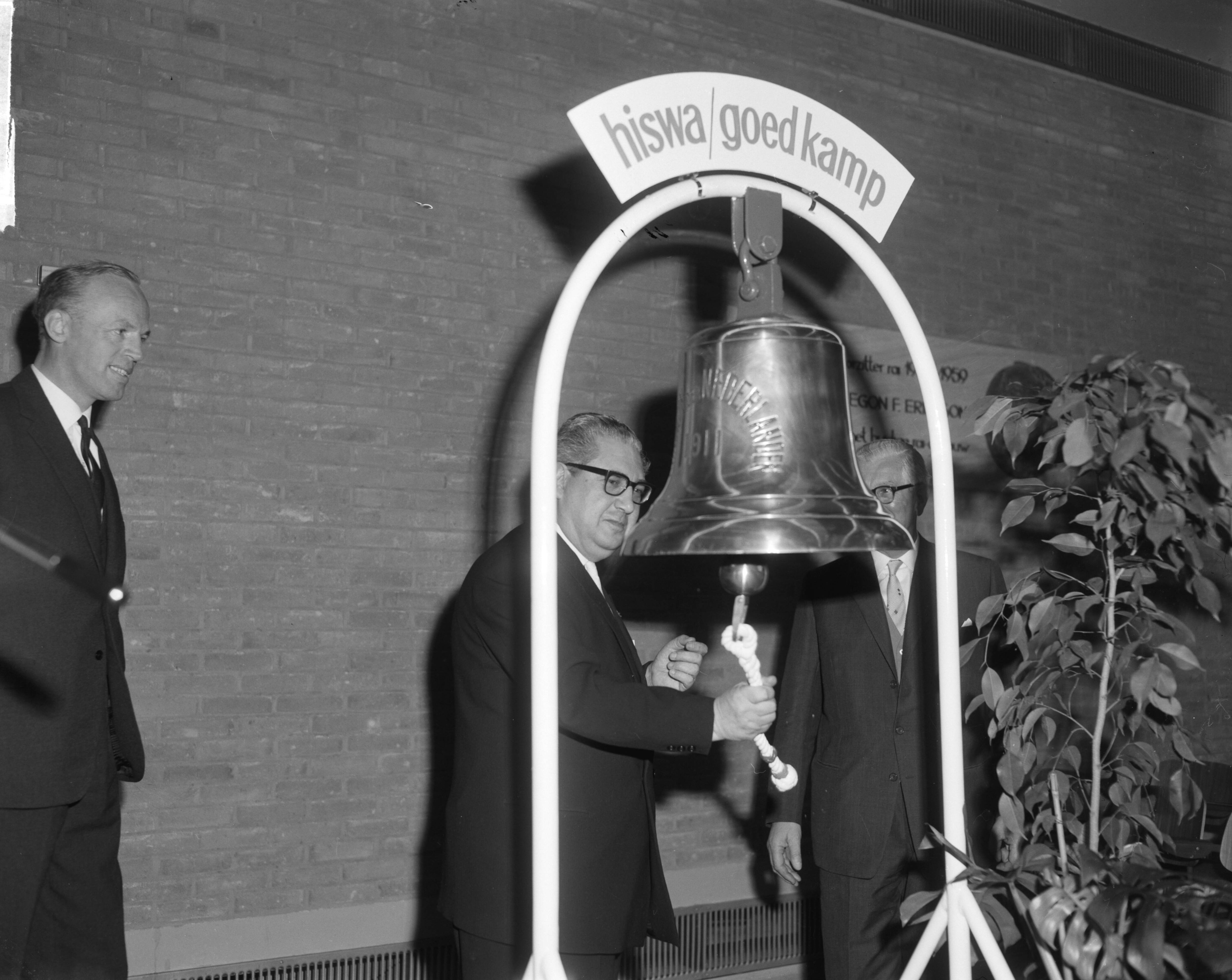 Fotocollectie Anefo — Hiswa Goed Kamp tentoonstelling in de RAI te Amsterdam — Foto: Bilsen, Joop van / Anefo. Licentie: Set B: Rechtenvrij / Publiek Domein. Bron: Nationaal Archief. http://hdl.handle.net/10648/aa32d784-d0b4-102d-bcf8-003048976d84