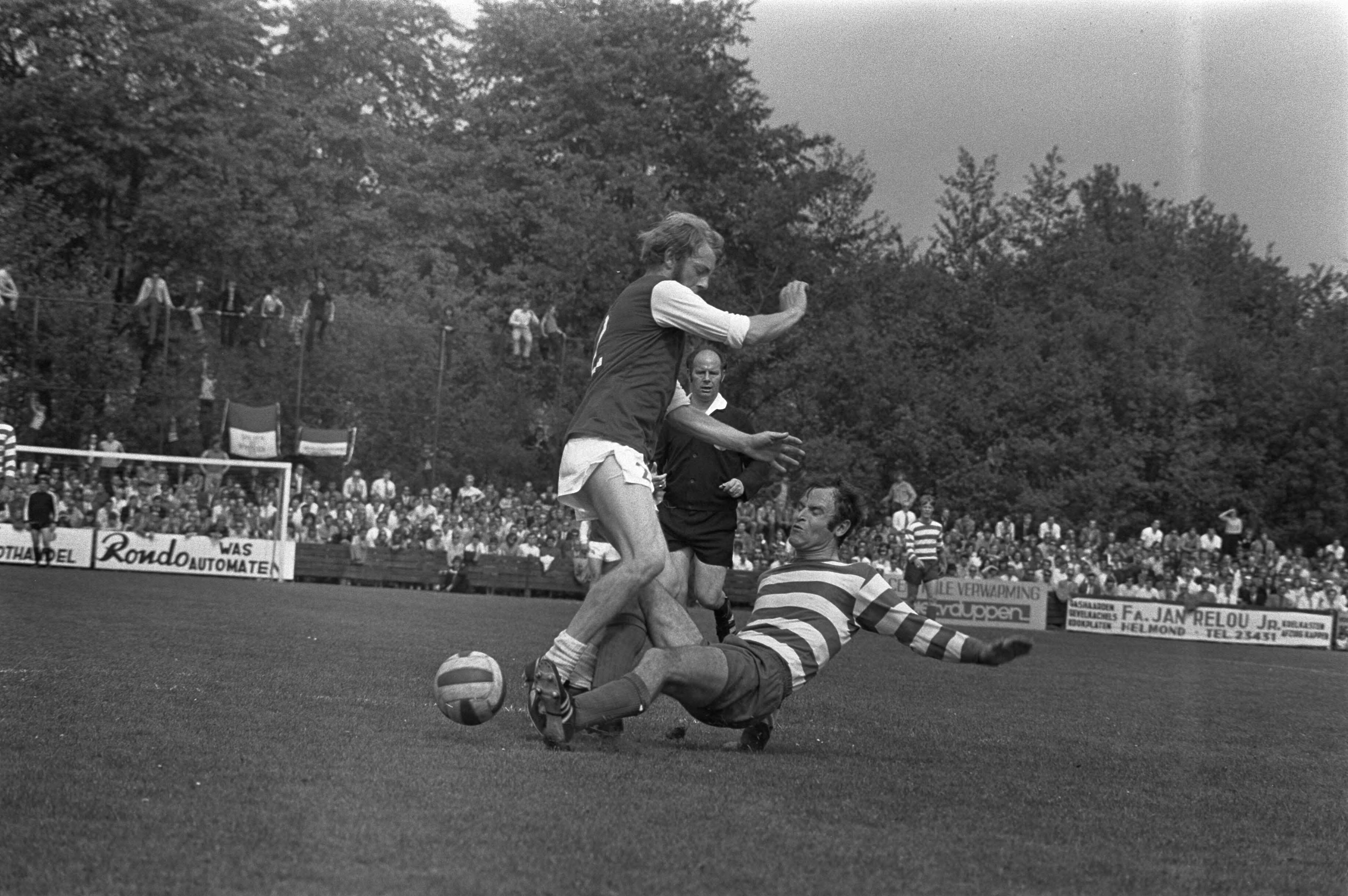 RKSV Sparta '25 - Xerxes: 0-0, kampioenschap Nederlands amateurvoetbal — Spelmoment — Foto: Fotograaf Onbekend / Anefo. Licentie: Set B: Rechtenvrij / Publiek Domein. Bron: Nationaal Archief. http://hdl.handle.net/10648/abea31f8-d0b4-102d-bcf8-003048976d84