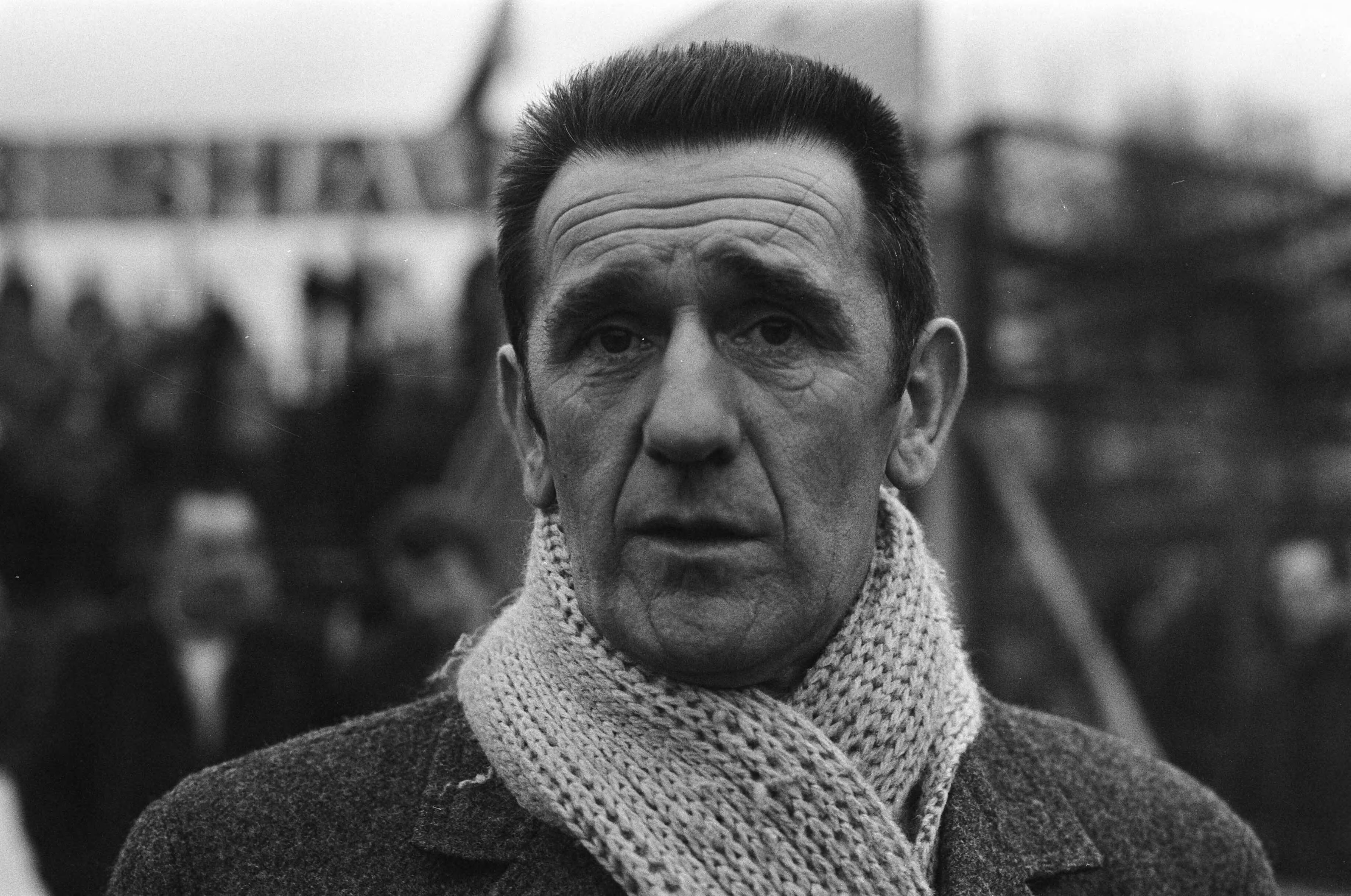 Fotocollectie Anefo — Den Haag tegen MVV 1-1, trainer George Knobel (kop) — Foto: Mieremet, Rob / Anefo. Licentie: Set B: Rechtenvrij / Publiek Domein. Bron: Nationaal Archief. http://hdl.handle.net/10648/ac22dc24-d0b4-102d-bcf8-003048976d84