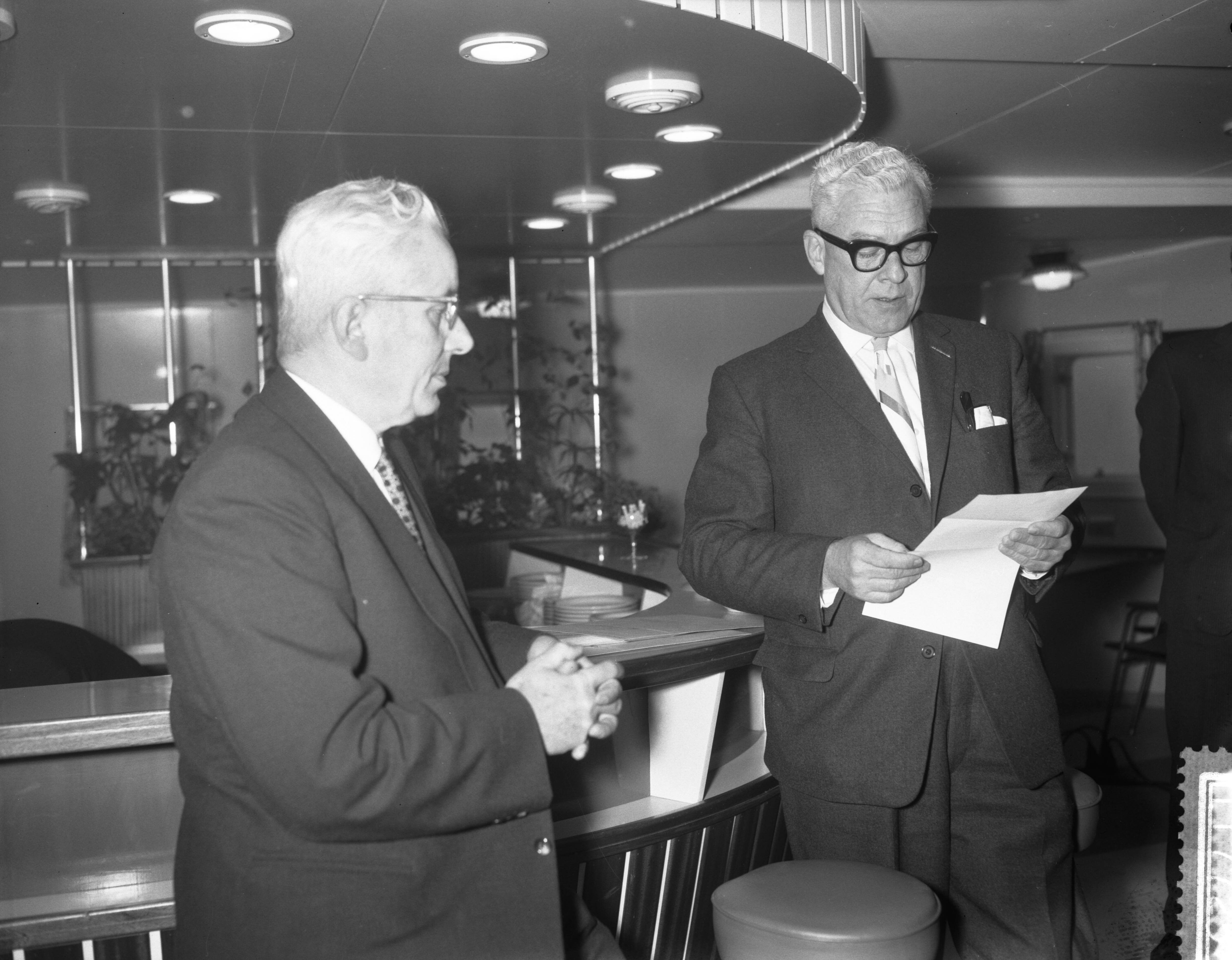 Fotocollectie Anefo — Overdracht schip bij de Zaanlandse Scheepsbouw Maatschappij te Zaandam — Foto: Bilsen, Joop van / Anefo. Licentie: Set B: Rechtenvrij / Publiek Domein. Bron: Nationaal Archief. http://hdl.handle.net/10648/a9bf7b4a-d0b4-102d-bcf8-003048976d84