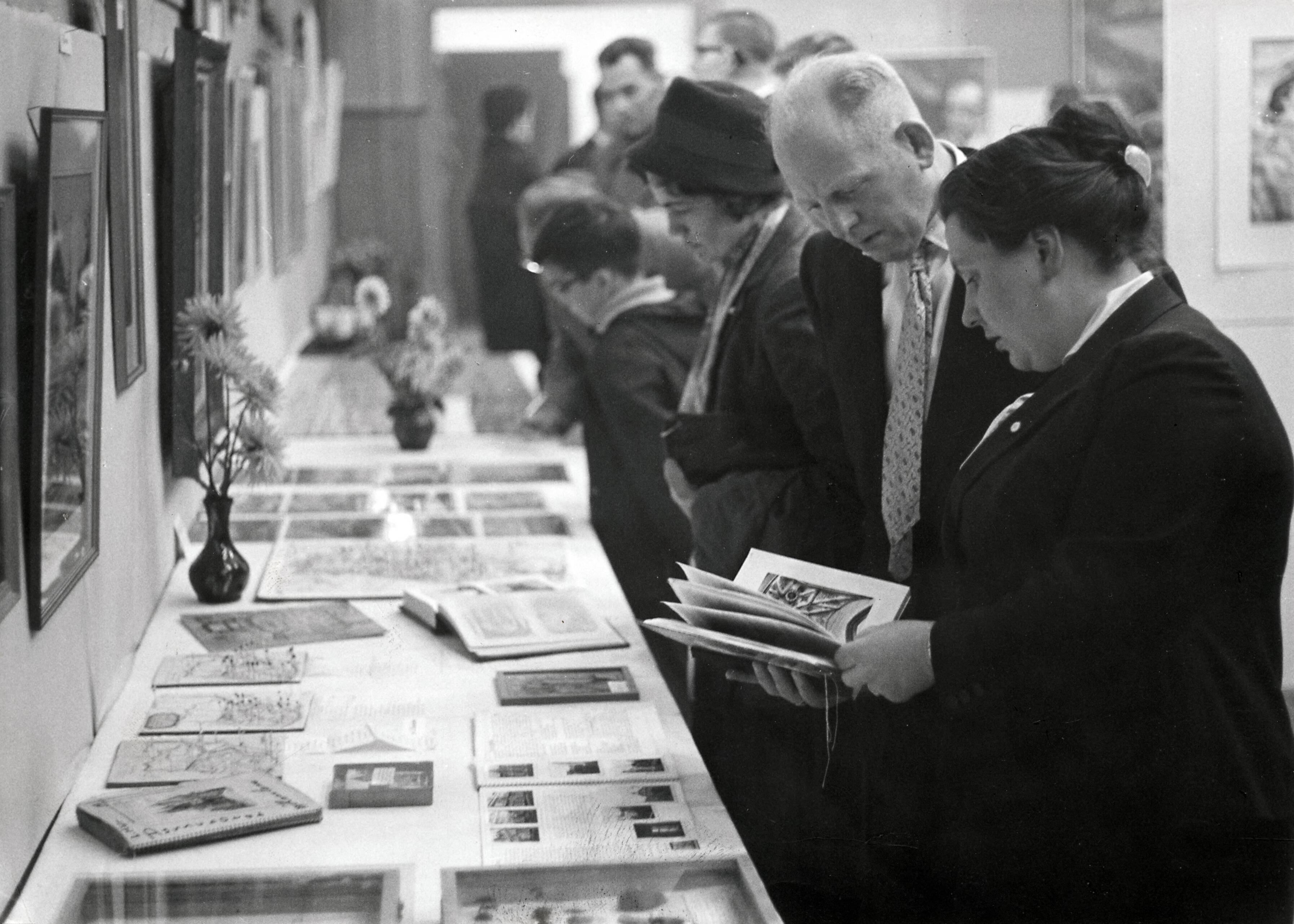 Collectie nader te bepalen — Drukkerij N.V. De Spaarnestad. Tentoonstelling vrijetijdsbesteding personeel, 1960 — Foto: Fotograaf Onbekend / Fotobureau onbekend / Spaarnestad Photo (05887). Licentie: Set B: Rechtenvrij / Publiek Domein. Bron: Nationaal Archief. http://hdl.handle.net/10648/35429da6-3e56-a382-e063-6df0900a6686