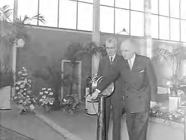 Fotocollectie Anefo — Opening nieuwe werf Zaanlandse Scheepsbouw Maatschappij te Zaandam — Foto: Bilsen, Joop van / Anefo. Licentie: Set B: Rechtenvrij / Publiek Domein. Bron: Nationaal Archief. http://hdl.handle.net/10648/a96f6394-d0b4-102d-bcf8-003048976d84