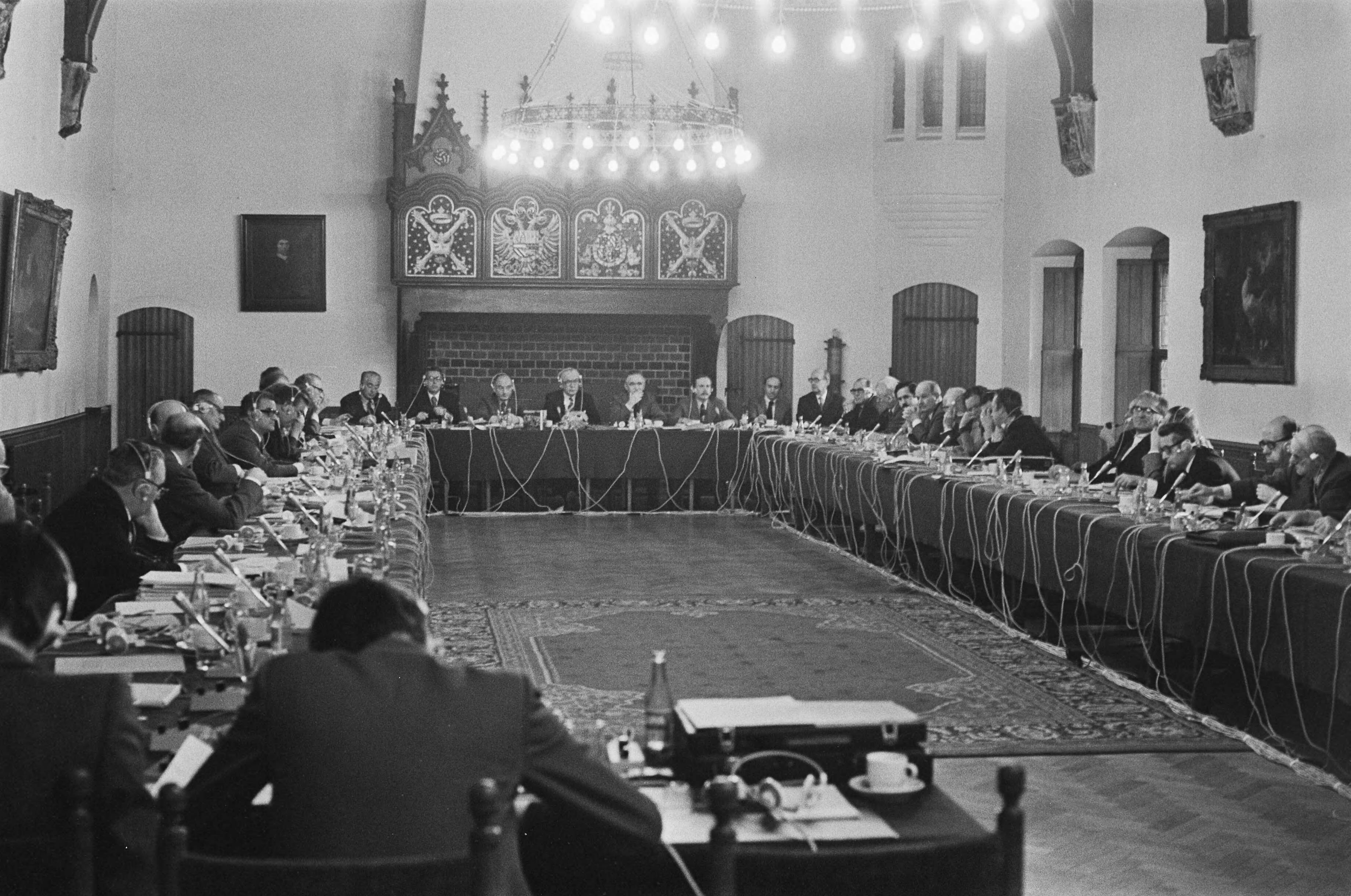 Fotocollectie Anefo — Congres Europese Unie Christen Democraten in Den Haag, — Foto: Mieremet, Rob / Anefo. Licentie: Set B: Rechtenvrij / Publiek Domein. Bron: Nationaal Archief. http://hdl.handle.net/10648/ac61a45e-d0b4-102d-bcf8-003048976d84