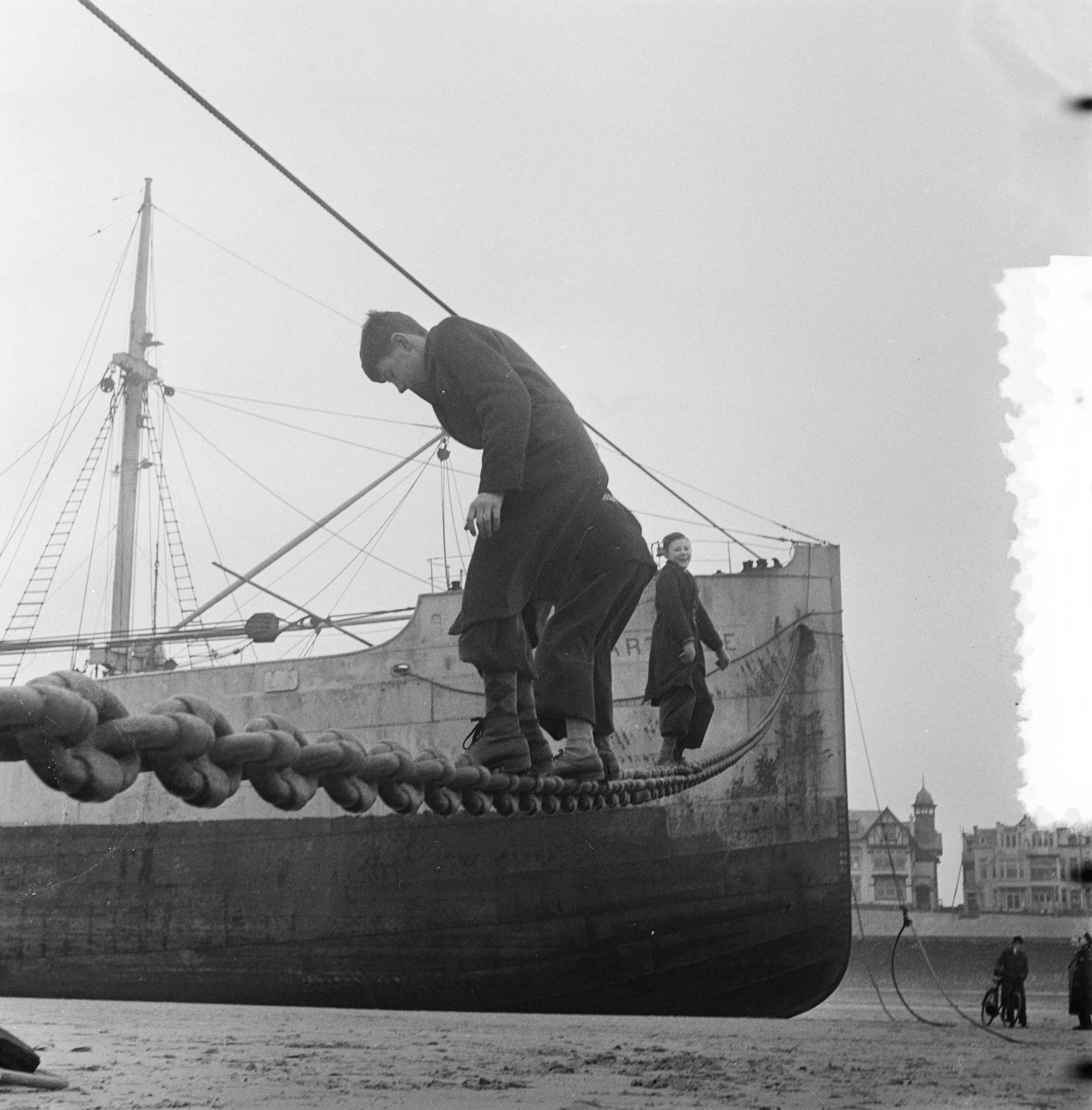 Fotocollectie Anefo — Tunesisch vrachtschip "Carthage" op Scheveningse strand — Foto: Pot, Harry / Anefo. Licentie: Set B: Rechtenvrij / Publiek Domein. Bron: Nationaal Archief. http://hdl.handle.net/10648/a906f764-d0b4-102d-bcf8-003048976d84