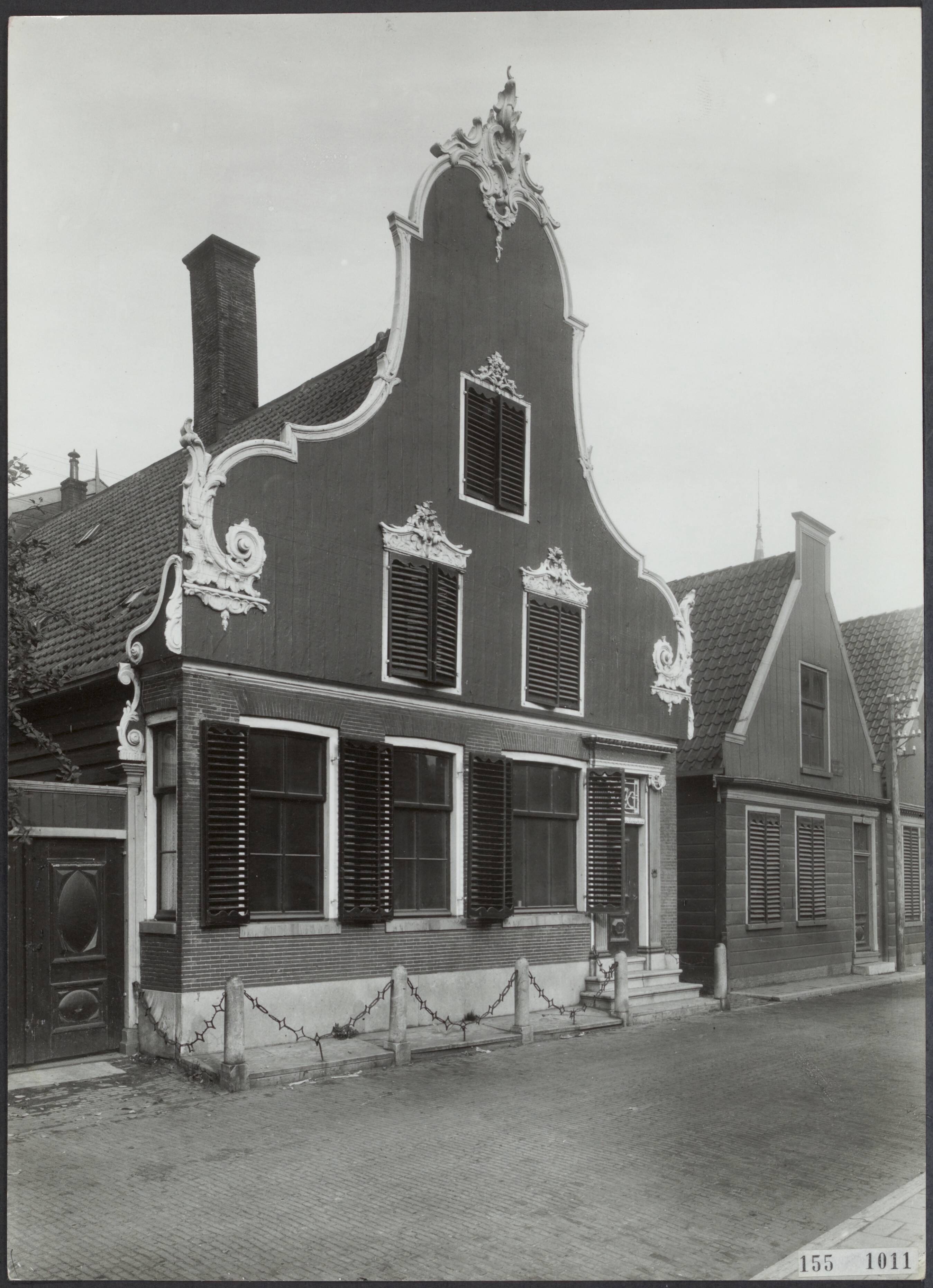 Fotocollectie Rijksvoorlichtingsdienst Eigen — Krommenie. Zuiderhoofdstraat 123 — Foto: Rijksdienst voor de Monumentenzorg. Licentie: Set B: Rechtenvrij / Publiek Domein. Bron: Nationaal Archief. http://hdl.handle.net/10648/29afff67-81d7-a432-b68e-ae517439fe5c