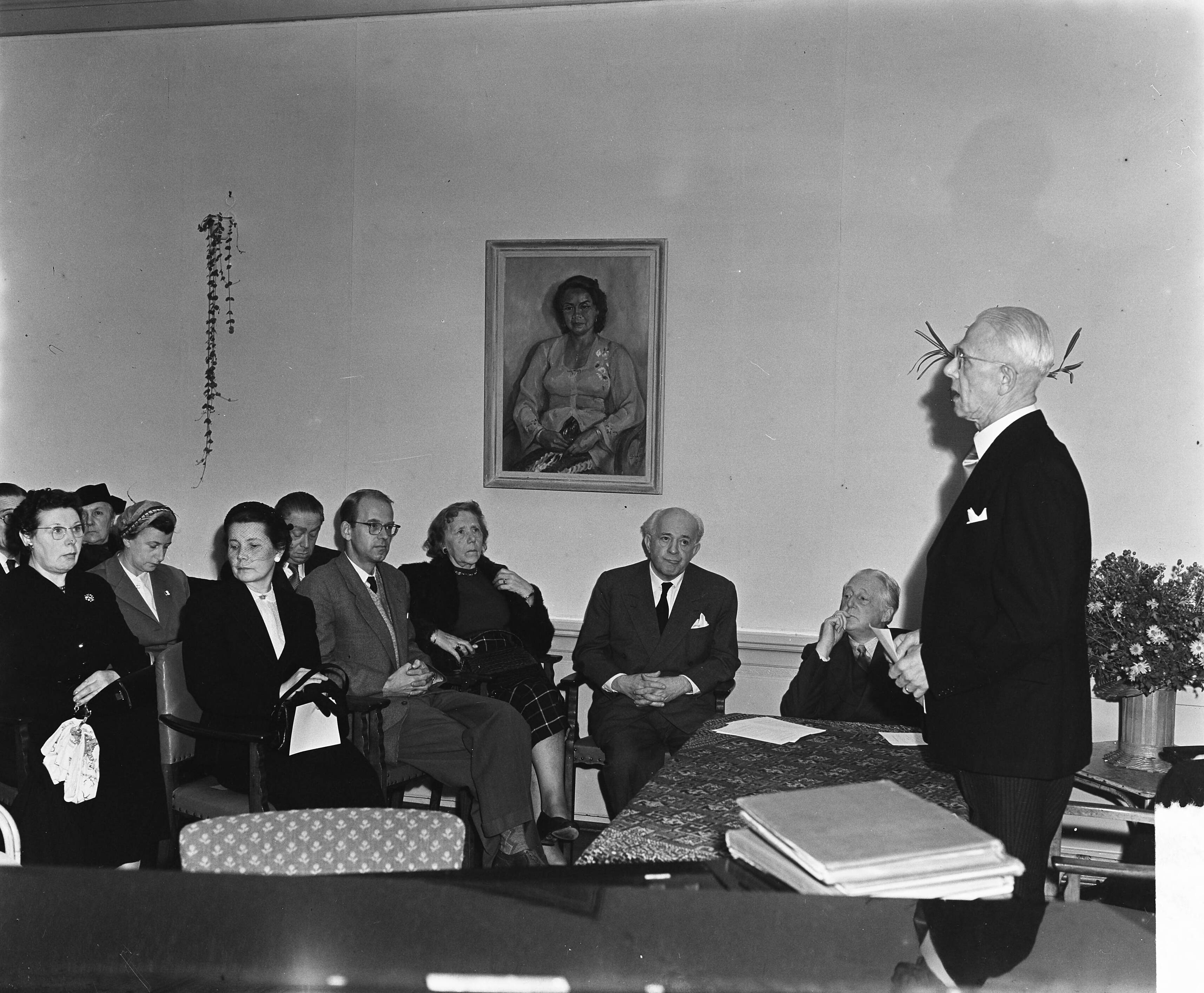 Fotocollectie Anefo — A. M. de Jong herdenking in Blaricum — Foto: Rossem, Wim van / Anefo. Licentie: Set B: Rechtenvrij / Publiek Domein. Bron: Nationaal Archief. http://hdl.handle.net/10648/a915a2f0-d0b4-102d-bcf8-003048976d84