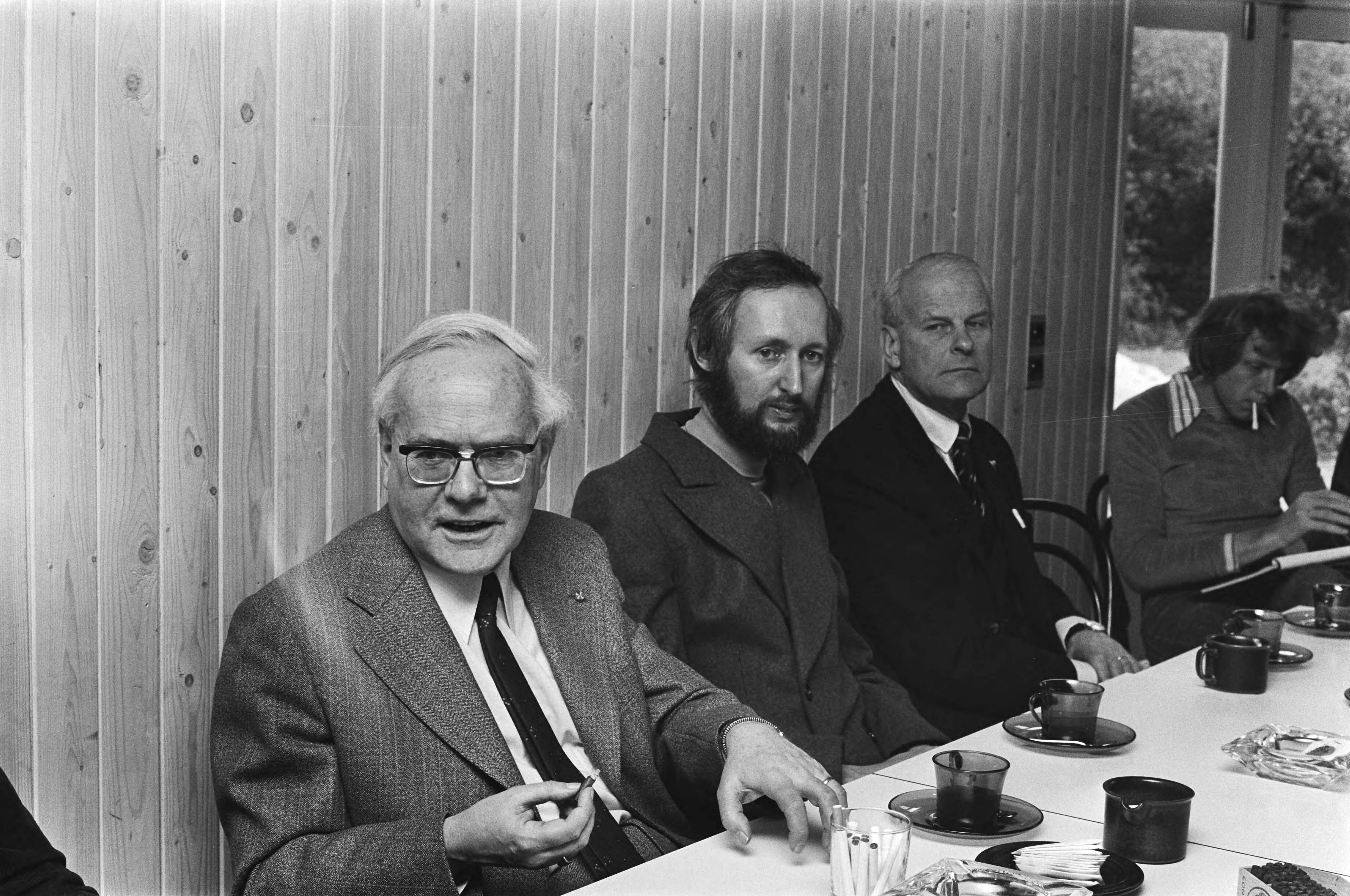 Fotocollectie Anefo — Persconferentie nieuwe Rembrandt "de doop van de kamerling" in Aartsbissch. Museum in Utrecht; 3, 4: v.l.n.r. Borwy, Defour en Kruisinga / — Foto: Mieremet, Rob / Anefo. Licentie: Set B: Rechtenvrij / Publiek Domein. Bron: Nationaal Archief. http://hdl.handle.net/10648/ac805426-d0b4-102d-bcf8-003048976d84