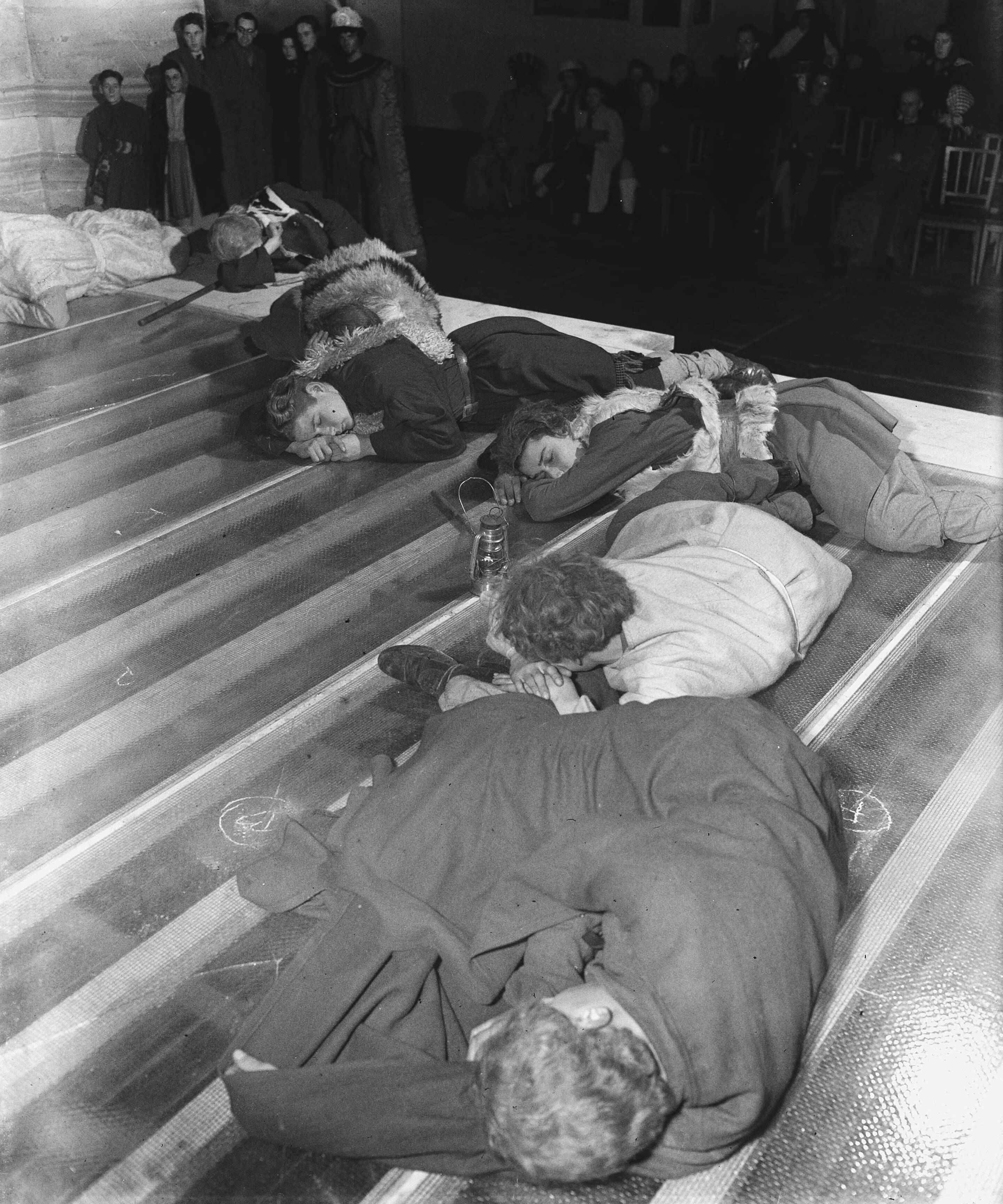 Fotocollectie Anefo — Kerstspel in de Grote of St. Bavokerk te Haarlem — Foto: Haren Noman, Theo van / Anefo. Licentie: Set B: Rechtenvrij / Publiek Domein. Bron: Nationaal Archief. http://hdl.handle.net/10648/a88fce1e-d0b4-102d-bcf8-003048976d84