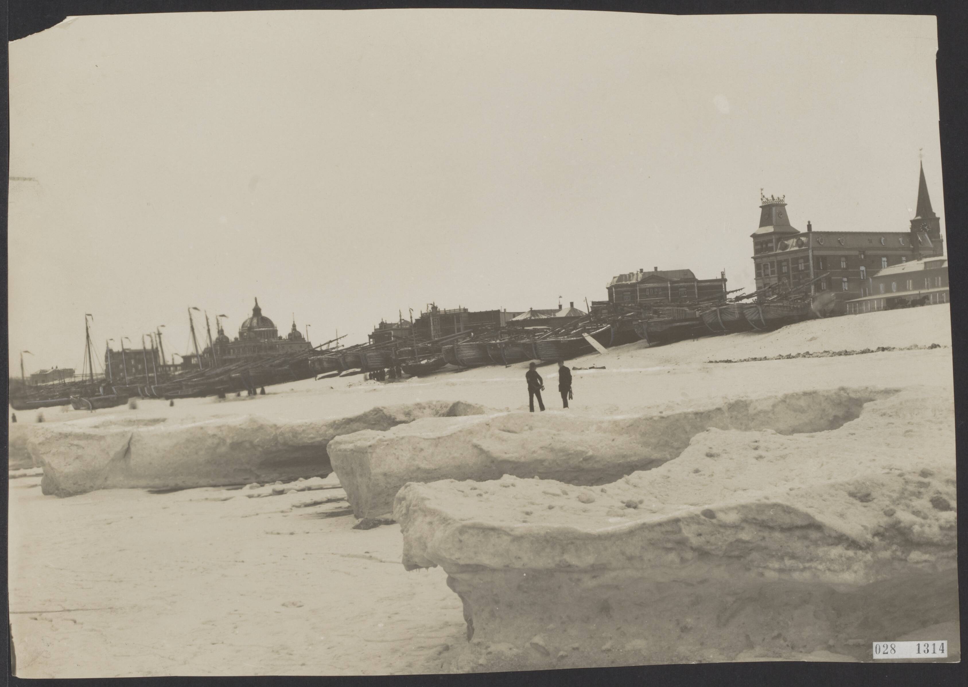Fotocollectie Elsevier Binnenland — Scheveningen in de strenge winter 1890/1891 — Foto: Onbekend / Publiek Domein of Rechtenvrij. Licentie: Set B: Rechtenvrij / Publiek Domein. Bron: Nationaal Archief. http://hdl.handle.net/10648/ade0645a-d0b4-102d-bcf8-003048976d84