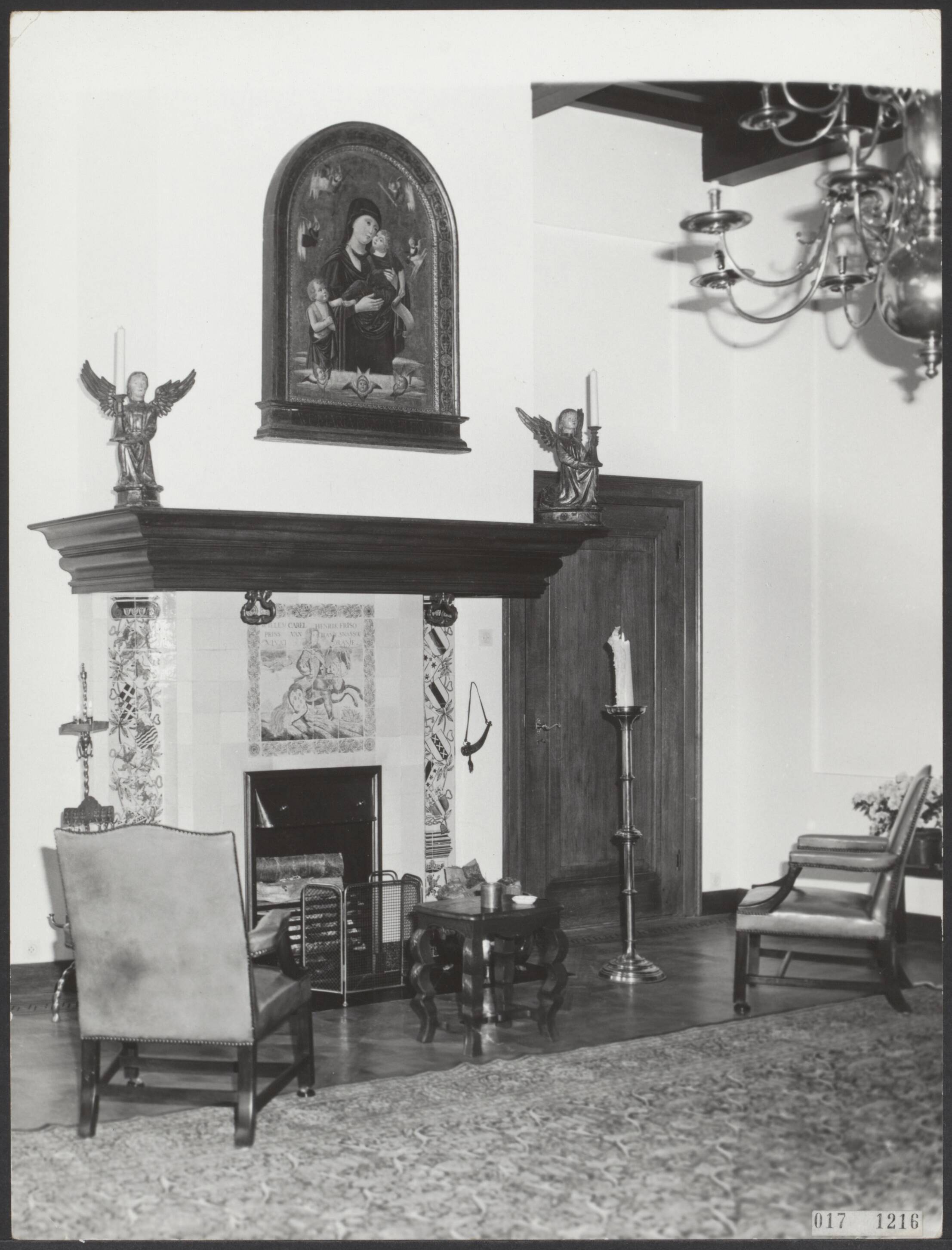 Fotocollectie Elsevier Binnenland — Iinterieuropnamen van kasteel Drakensteyn — Foto: Bilsen, Joop van / Anefo. Licentie: Set B: Rechtenvrij / Publiek Domein. Bron: Nationaal Archief. http://hdl.handle.net/10648/adc05b38-d0b4-102d-bcf8-003048976d84