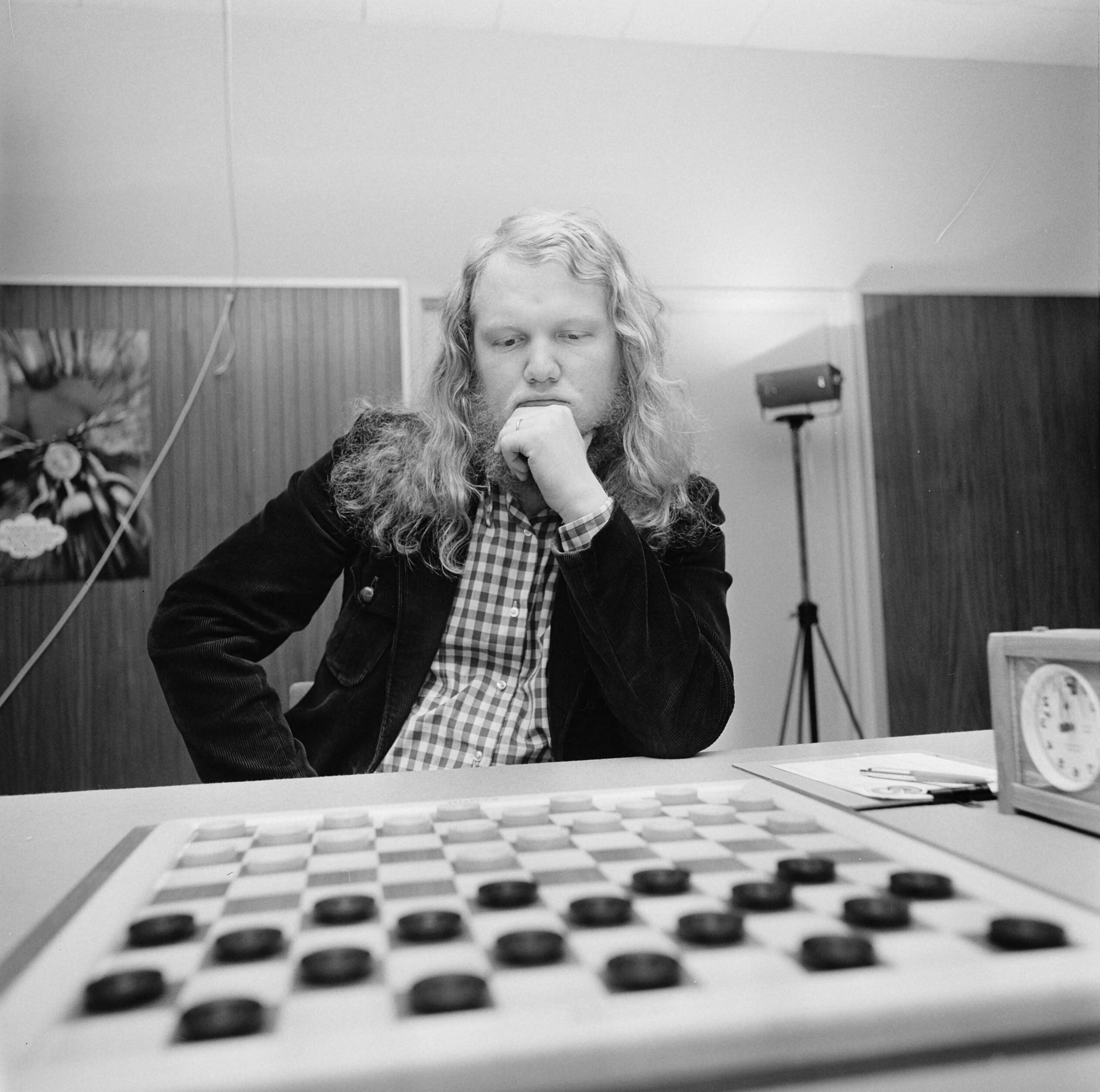 Fotocollectie Anefo — Wereldkampioenschap dammen te Den Haag , Sijbrands — Foto: Mieremet, Rob / Anefo. Licentie: Set B: Rechtenvrij / Publiek Domein. Bron: Nationaal Archief. http://hdl.handle.net/10648/ac39961c-d0b4-102d-bcf8-003048976d84