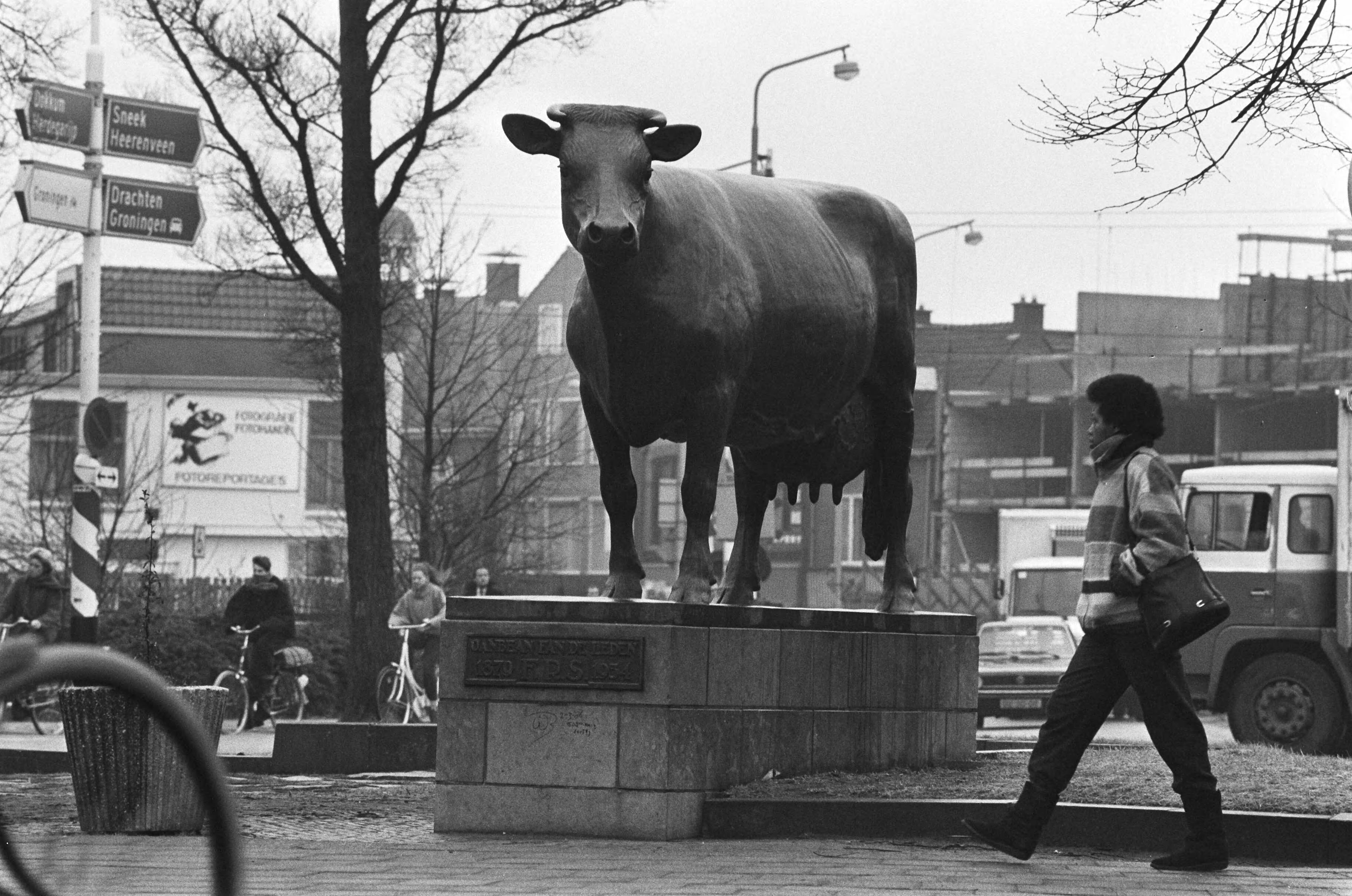 Fotocollectie Anefo — Beeld Us mem in Leeuwarden — Foto: Bogaerts, Rob / Anefo. Licentie: Set B: Rechtenvrij / Publiek Domein. Bron: Nationaal Archief. http://hdl.handle.net/10648/ad5089de-d0b4-102d-bcf8-003048976d84