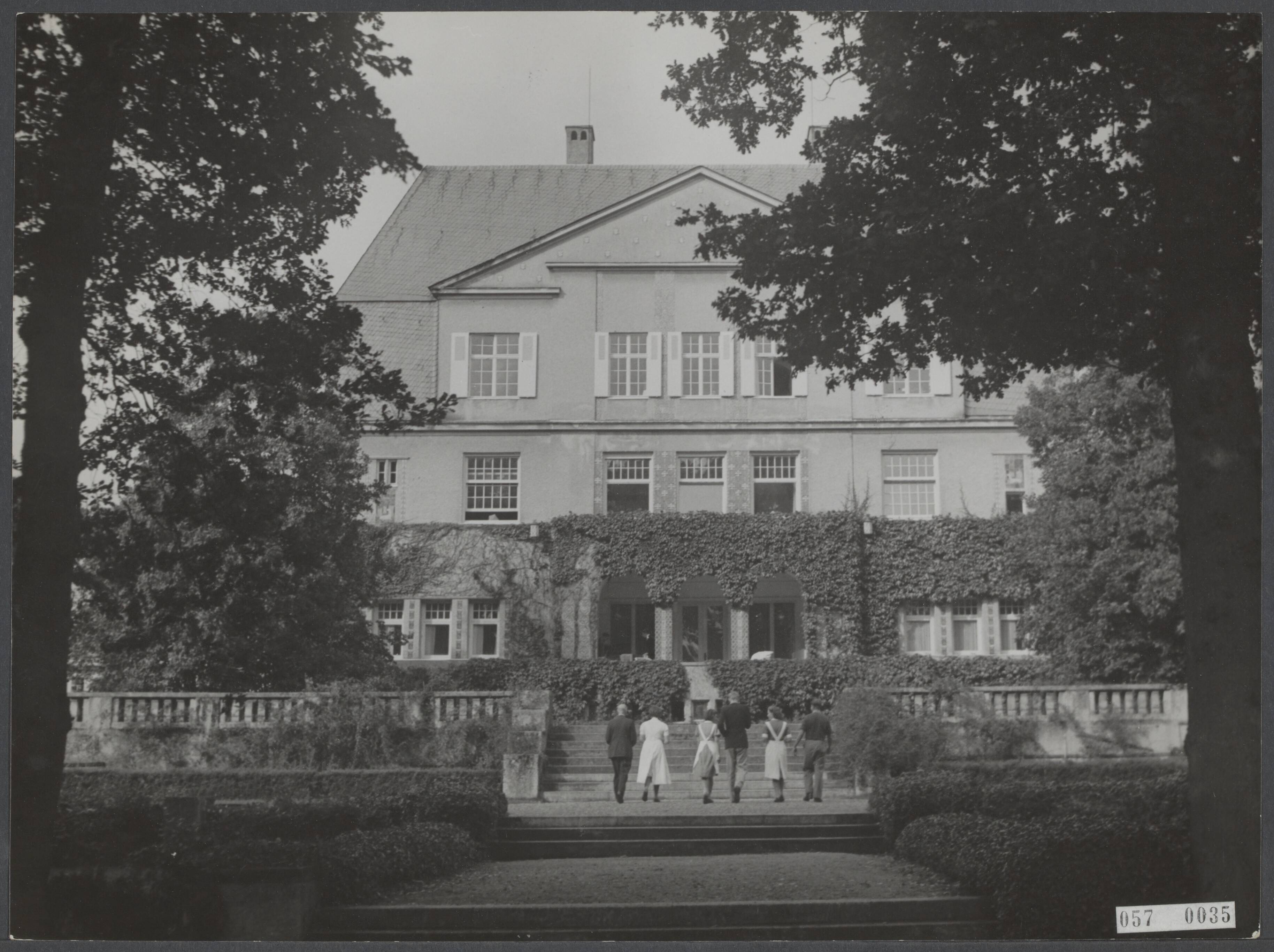 Fotocollectie Elsevier Buitenland — Gebouwen, Herstellingsoord Kareol te Aerdenhout — Foto: Fotobureau Stevens / Rechtenvrij. Licentie: Set B: Rechtenvrij / Publiek Domein. Bron: Nationaal Archief. http://hdl.handle.net/10648/dc4bf604-3ce7-ef51-e485-06c40c0ec0f5