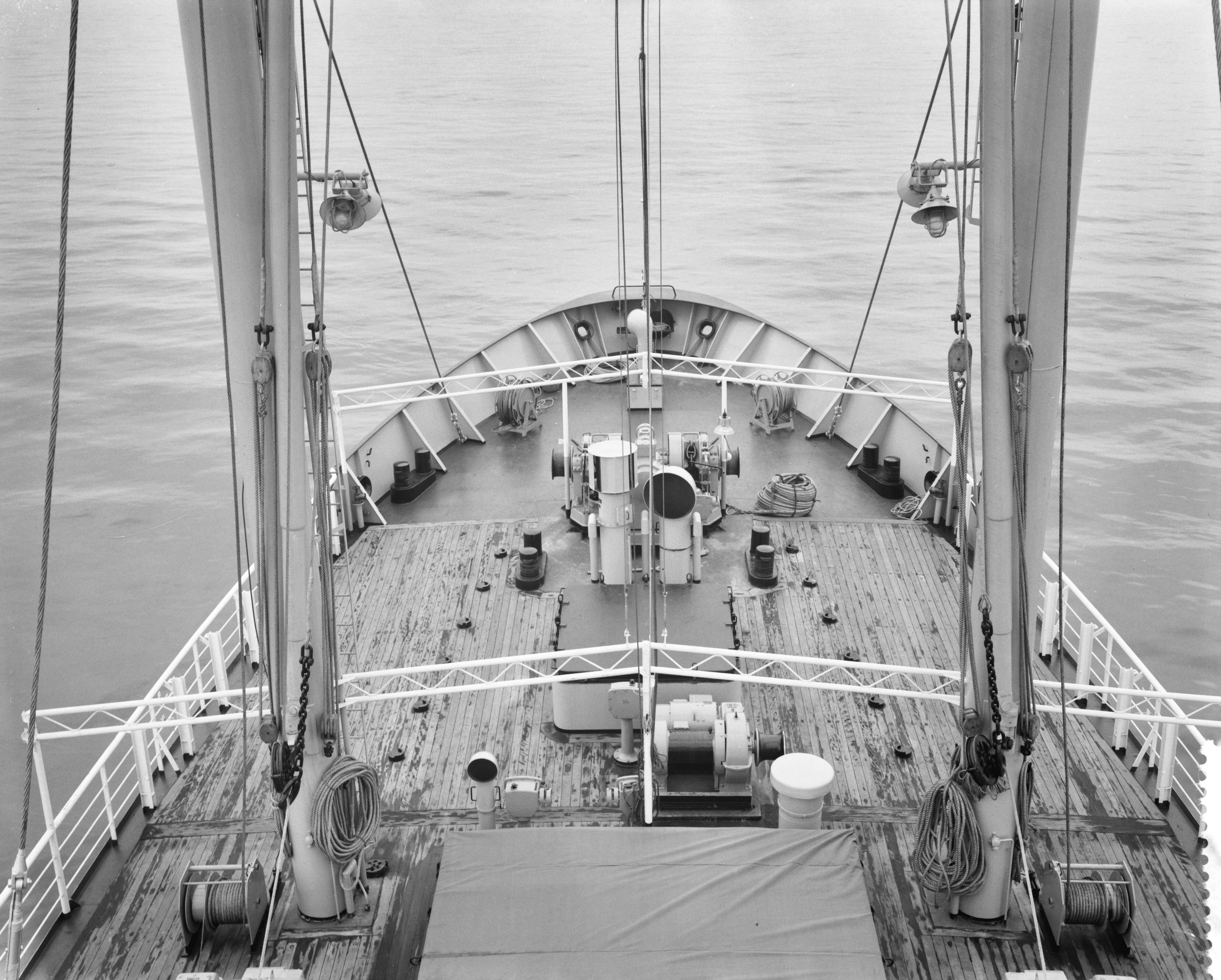 Fotocollectie Anefo — Proefvaart bij de Zaanlandse Scheepsbouw Maatschappij — Foto: Rossem, Wim van / Anefo. Licentie: Set B: Rechtenvrij / Publiek Domein. Bron: Nationaal Archief. http://hdl.handle.net/10648/a9ad93c6-d0b4-102d-bcf8-003048976d84