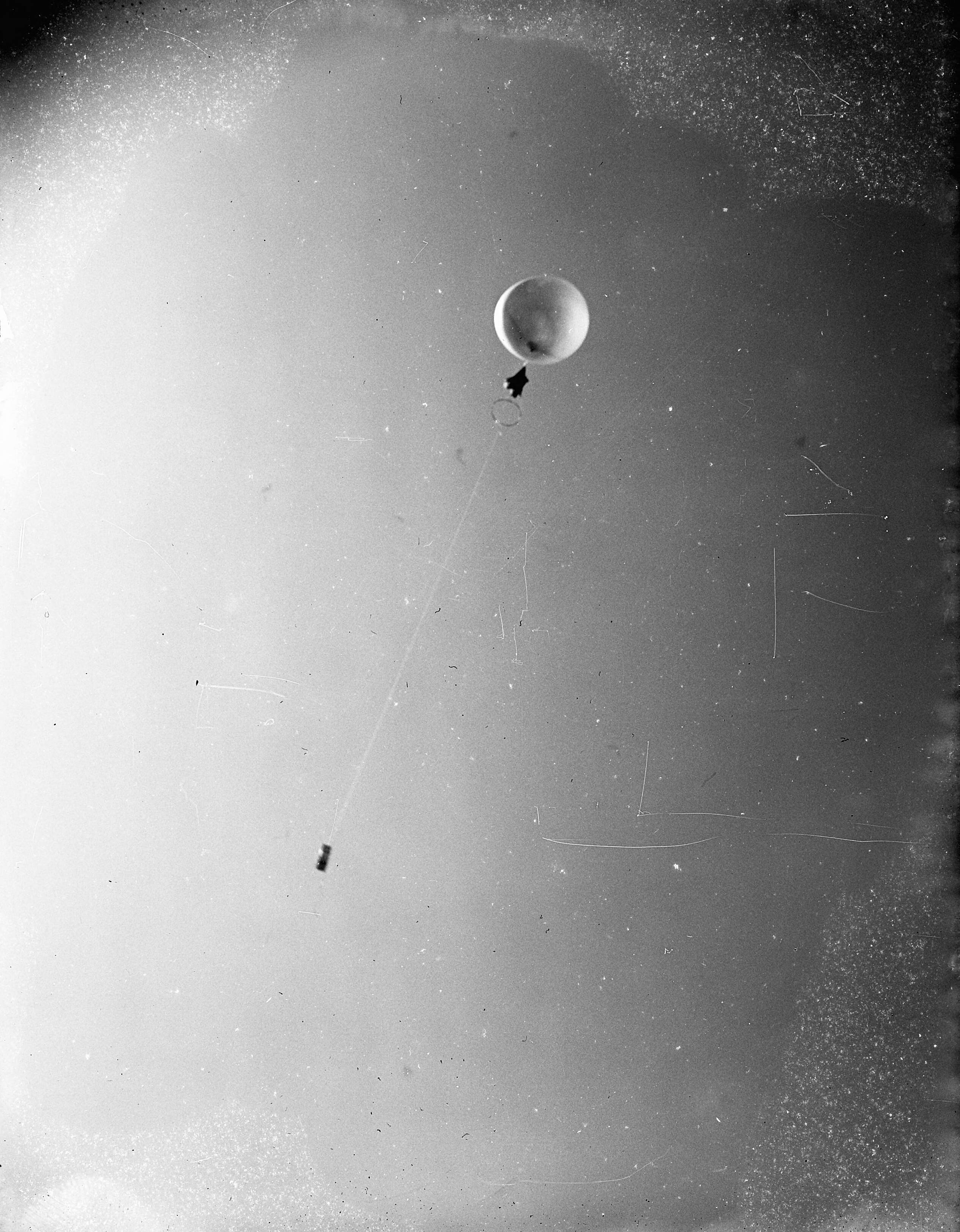Fotocollectie Anefo — Nieuwe Weerwaarneming KNMI De Bilt — Foto: Noske, J.D. / Anefo. Licentie: Set B: Rechtenvrij / Publiek Domein. Bron: Nationaal Archief. http://hdl.handle.net/10648/a8a76128-d0b4-102d-bcf8-003048976d84
