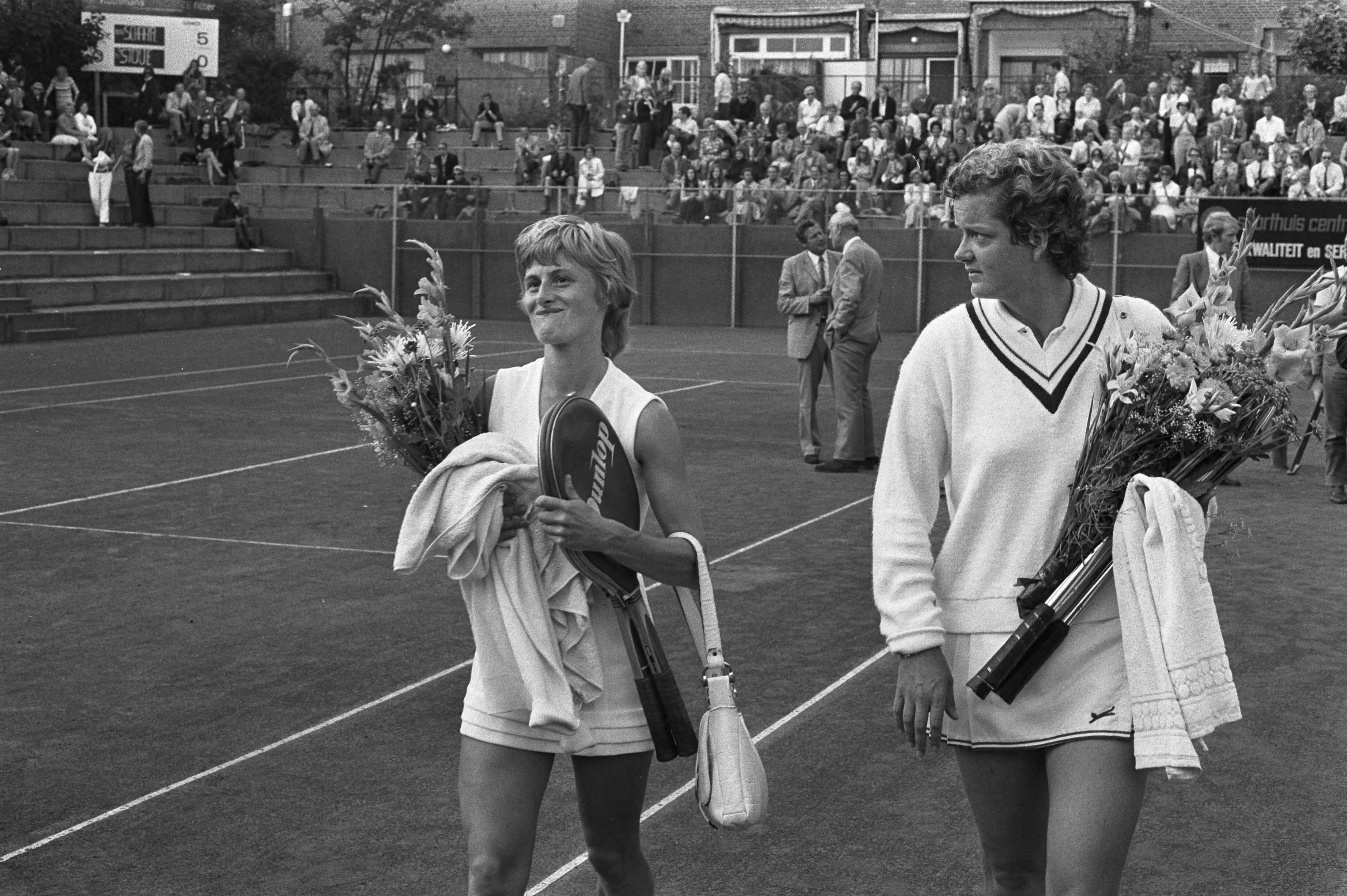 Fotocollectie Anefo — Nederlandse tenniskampioenschappen 1971 Scheveningen — Foto: Punt, W. / Anefo. Licentie: Set B: Rechtenvrij / Publiek Domein. Bron: Nationaal Archief. http://hdl.handle.net/10648/abc9f136-d0b4-102d-bcf8-003048976d84