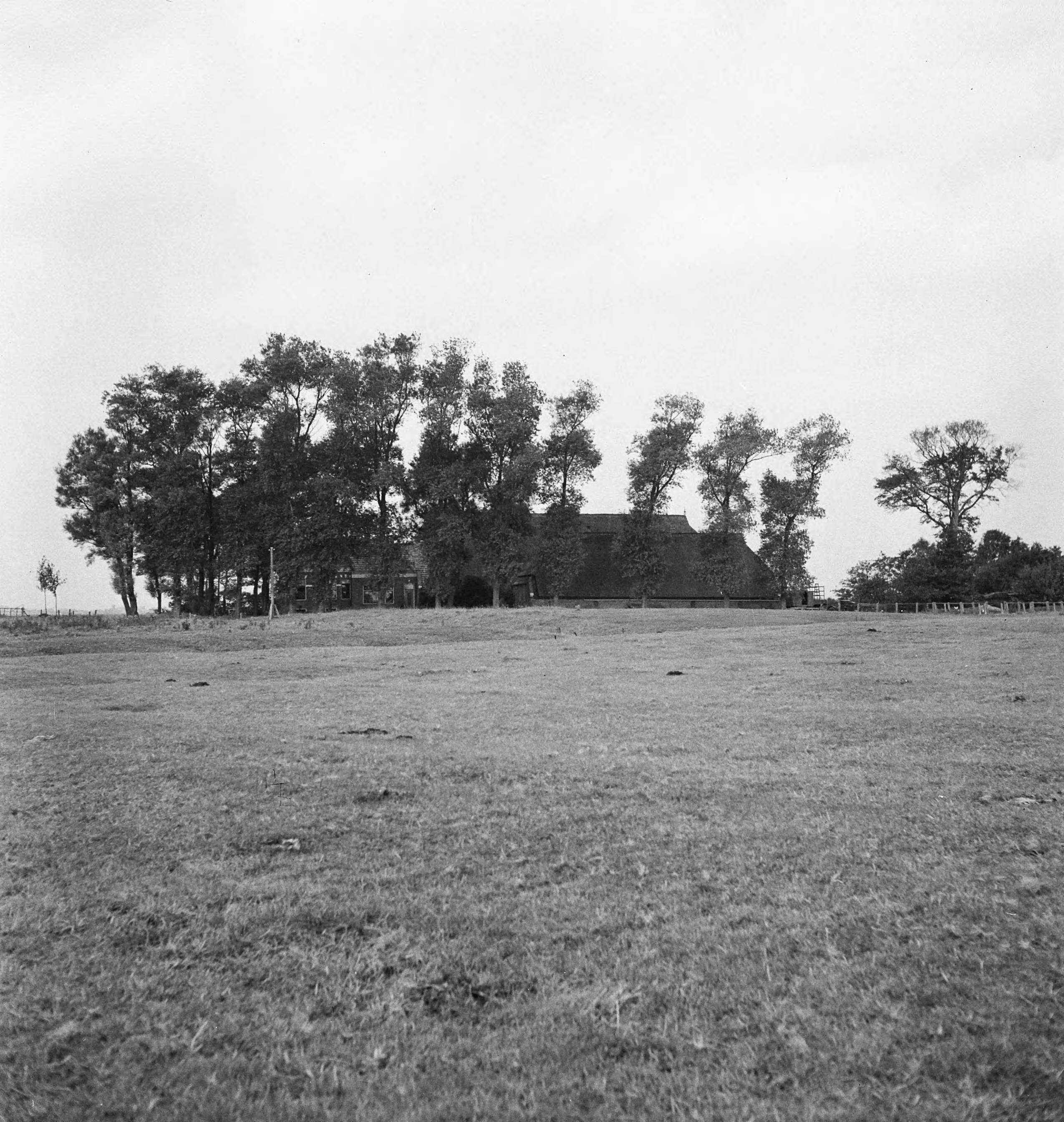 Fotocollectie Nederlandse Heidemaatschappij — Boerderij R. Nanninga. Stedum — Foto: Tromp, [...] / Heidemij. Licentie: Set B: Rechtenvrij / Publiek Domein. Bron: Nationaal Archief. http://hdl.handle.net/10648/ae7d17aa-d0b4-102d-bcf8-003048976d84