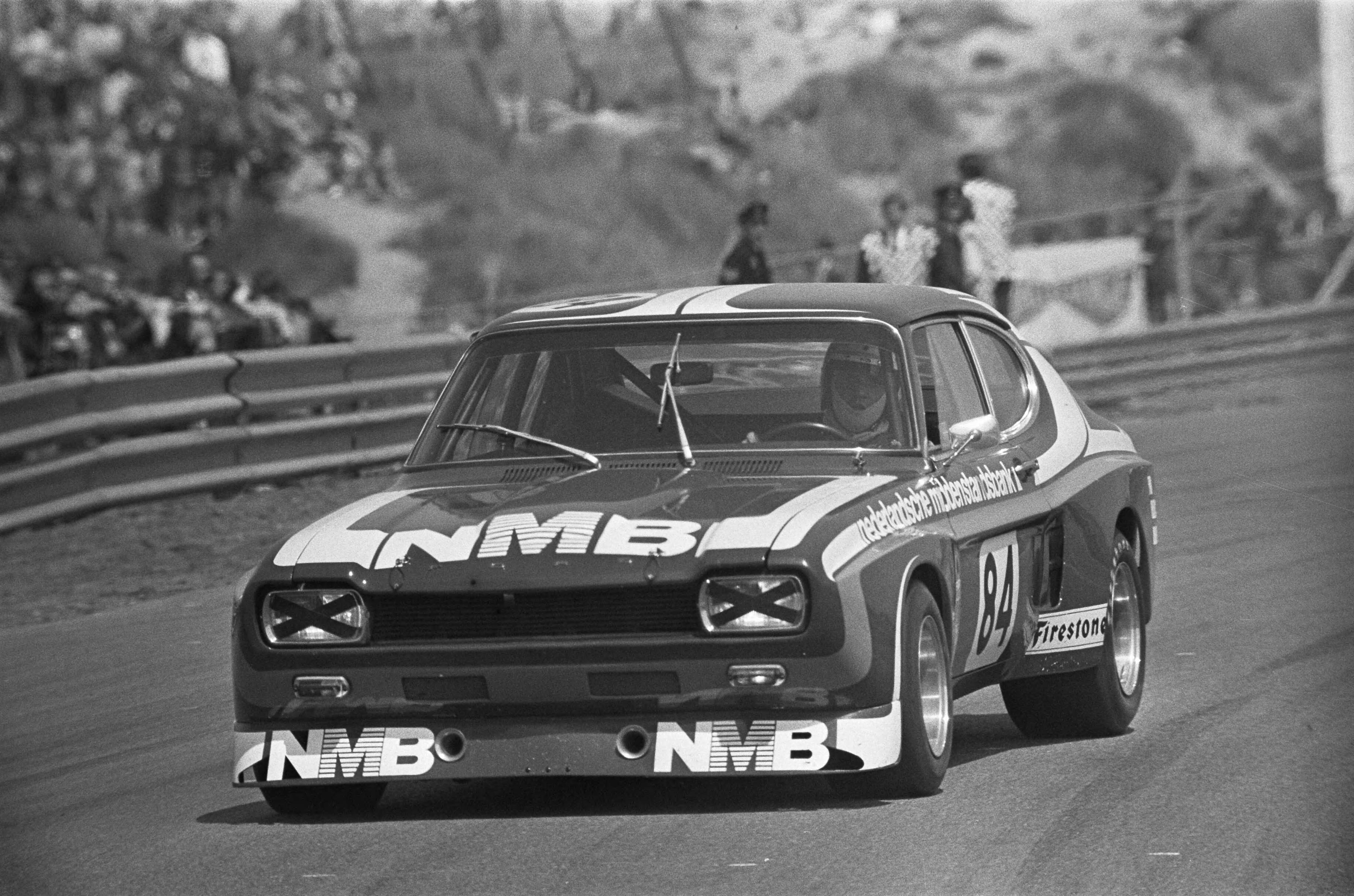 Fotocollectie Anefo — Pinksterraces op circuit Zandvoort, standaard toerwagens in aktie — Foto: Mieremet, Rob / Anefo. Licentie: Set B: Rechtenvrij / Publiek Domein. Bron: Nationaal Archief. http://hdl.handle.net/10648/ac2ef4b4-d0b4-102d-bcf8-003048976d84