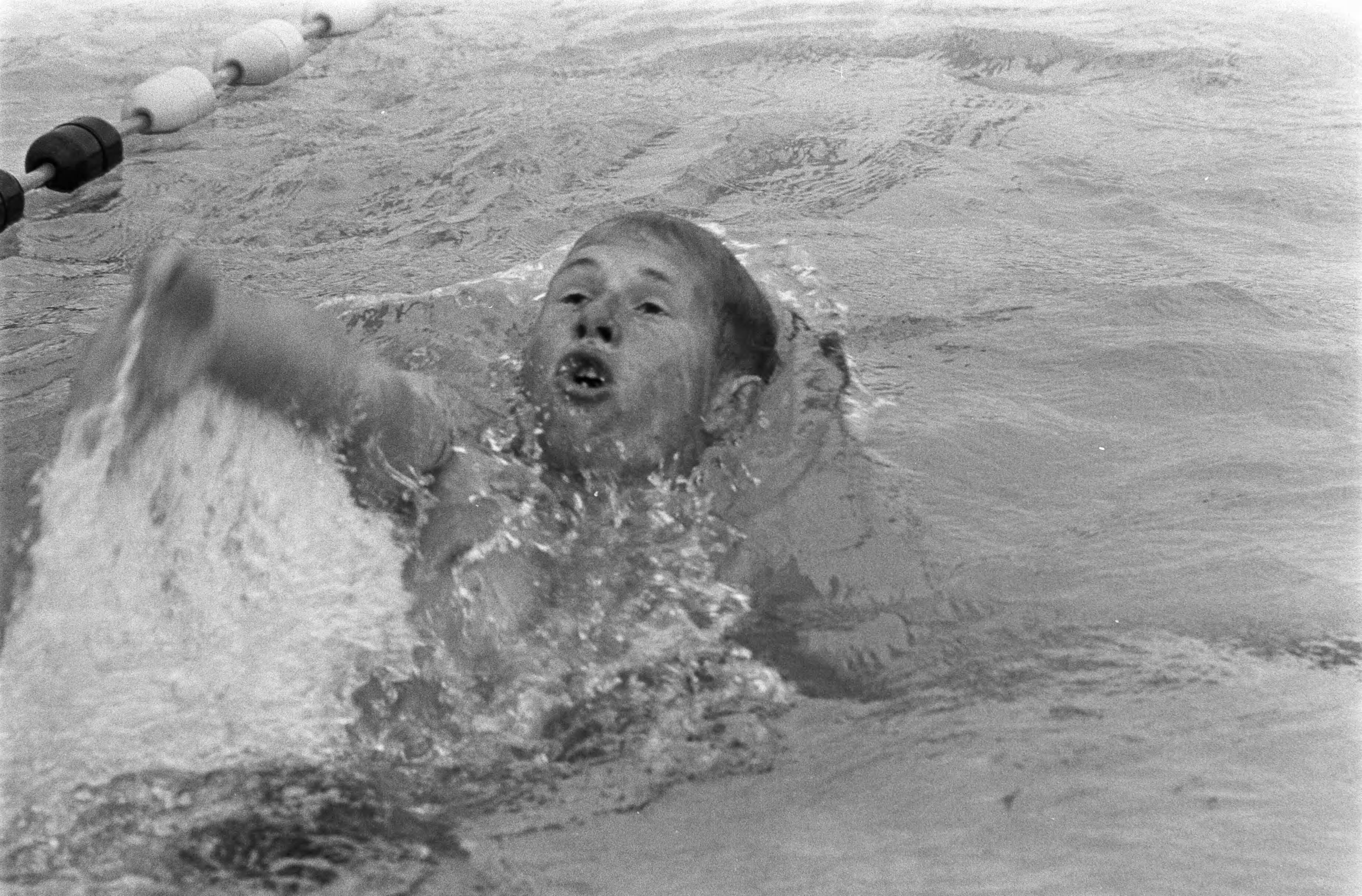 Fotocollectie Anefo — Nationale zwemkampioenschappen zwemmen, Leeuwarden — Foto: Verhoeff, Bert / Anefo. Licentie: Set B: Rechtenvrij / Publiek Domein. Bron: Nationaal Archief. http://hdl.handle.net/10648/ab9d5a86-d0b4-102d-bcf8-003048976d84