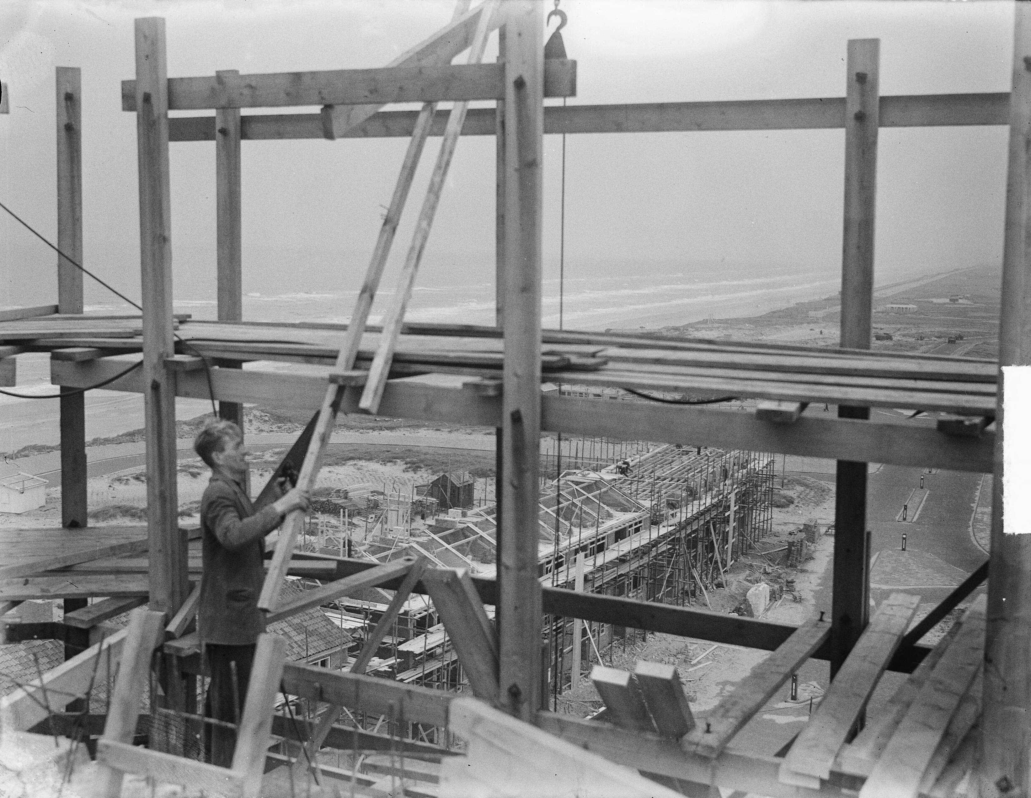 Zandvoort. Opname vanuit Watertoren — Zandvoort. Opname Watertoren en overzichten — Foto: Pot, Harry / Anefo. Licentie: Set B: Rechtenvrij / Publiek Domein. Bron: Nationaal Archief. http://hdl.handle.net/10648/a8e03b24-d0b4-102d-bcf8-003048976d84
