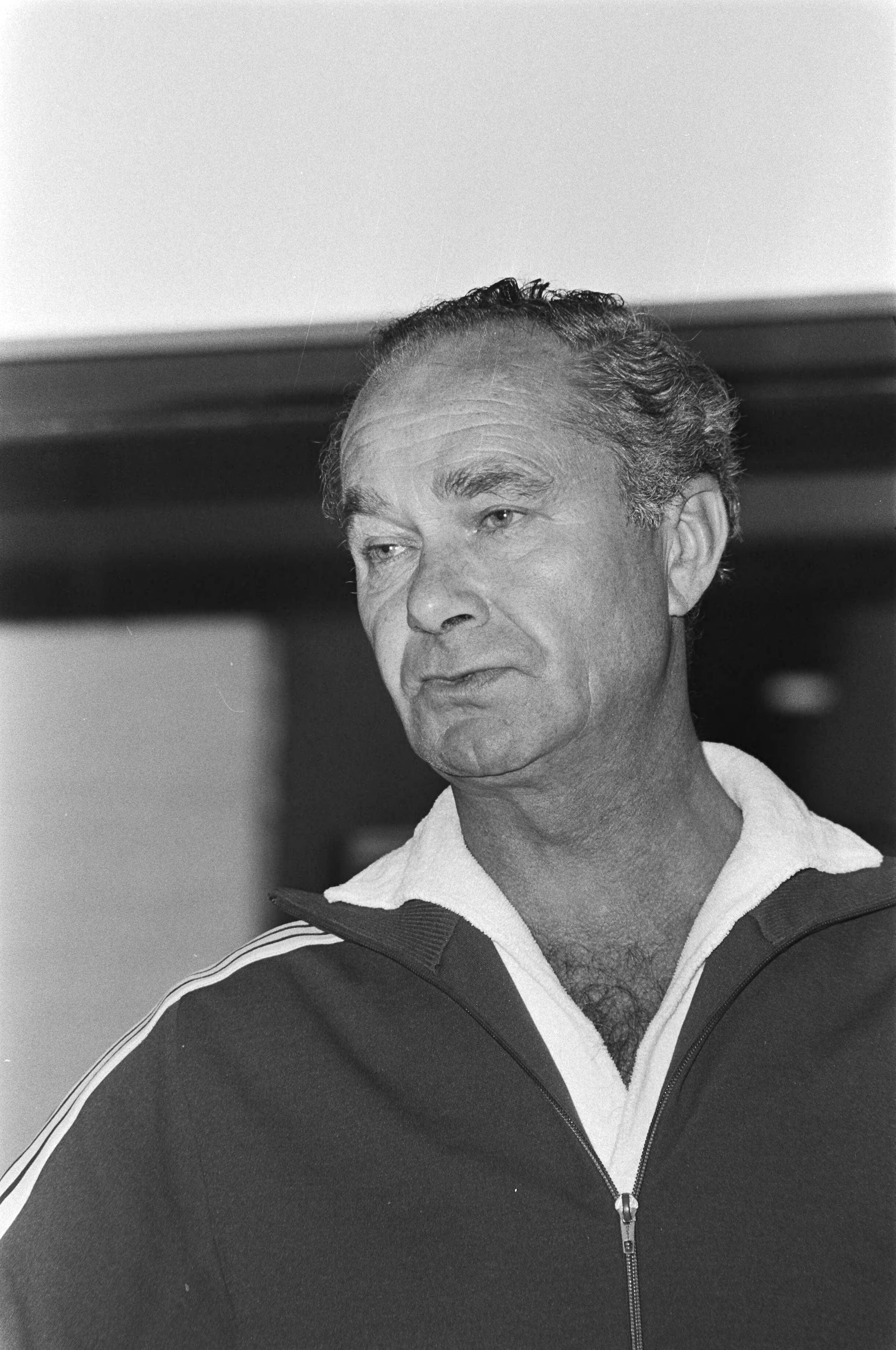 Fotocollectie Anefo — Selectie voor Nederlands elftal traint in KNVB-centrum, Zeist voor wedstrijd tegen Joegoslavie; Fadhronc, kop — Foto: Mieremet, Rob / Anefo. Licentie: Set B: Rechtenvrij / Publiek Domein. Bron: Nationaal Archief. http://hdl.handle.net/10648/aba5c63a-d0b4-102d-bcf8-003048976d84