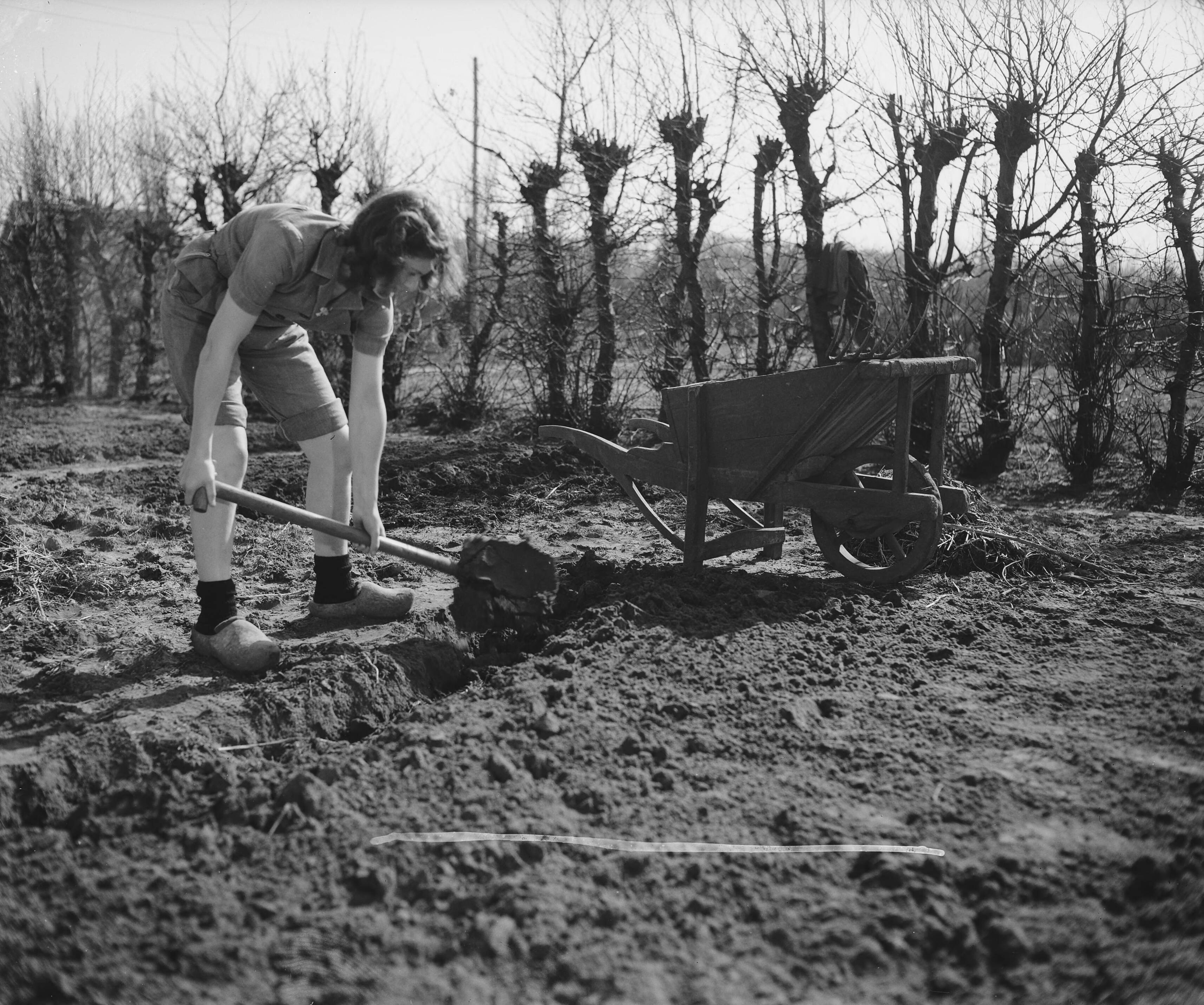 Fotocollectie Anefo — Tuinbouwschool "Huize te Lande" Rijswijk — Foto: Raucamp, Koos / Anefo. Licentie: Set B: Rechtenvrij / Publiek Domein. Bron: Nationaal Archief. http://hdl.handle.net/10648/a89b467c-d0b4-102d-bcf8-003048976d84