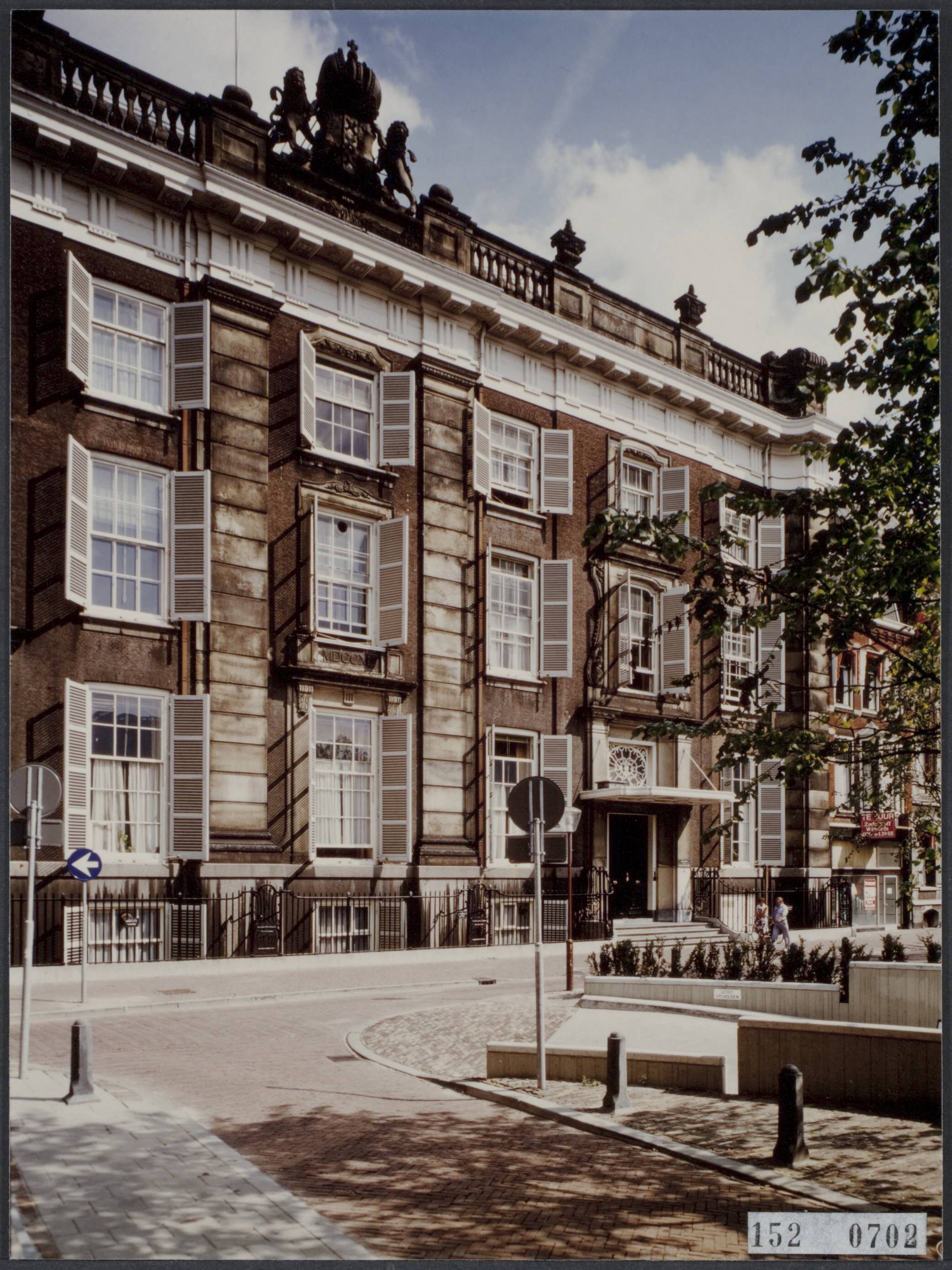 Fotocollectie Rijksvoorlichtingsdienst Eigen — Ministerie van Buitenlandse Zaken te Den Haag — Foto: Publicam / Hartemink, Piet. Licentie: Set B: Rechtenvrij / Publiek Domein. Bron: Nationaal Archief. http://hdl.handle.net/10648/af79a790-d0b4-102d-bcf8-003048976d84
